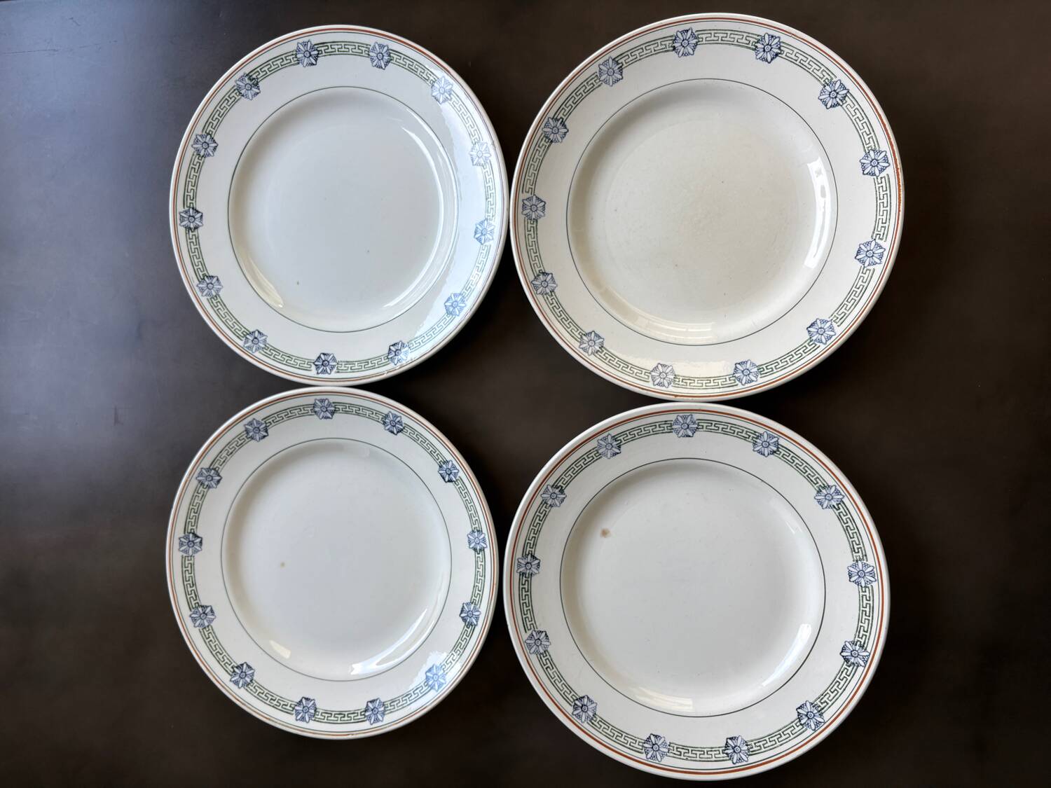 4 St Amand iron earth flat plates