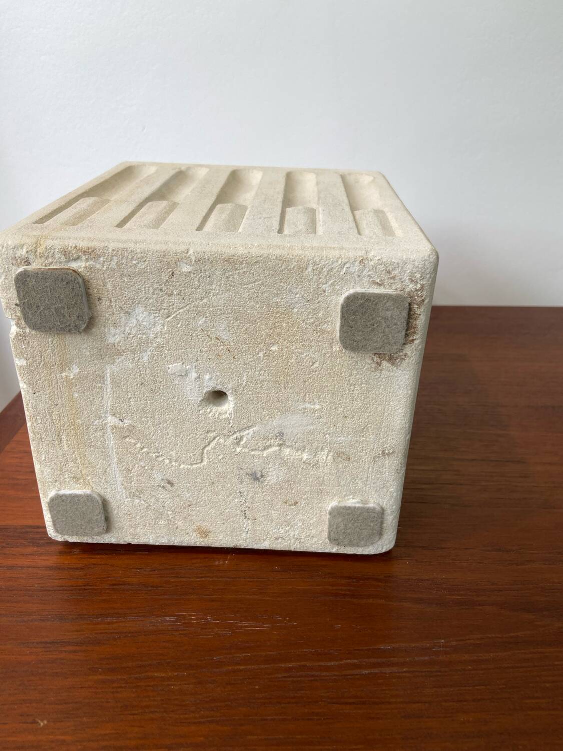 White stone lamp base