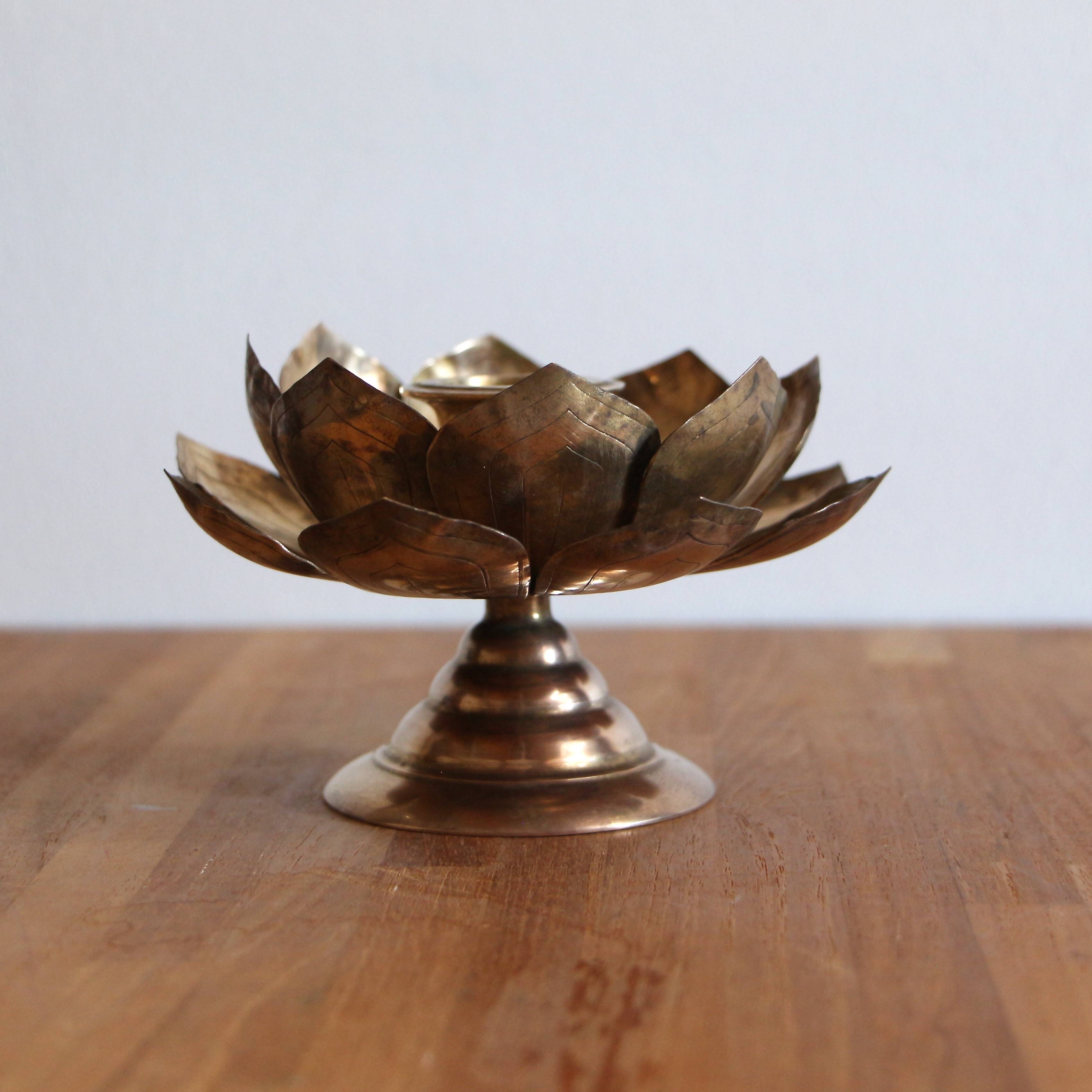 Flower candle holder