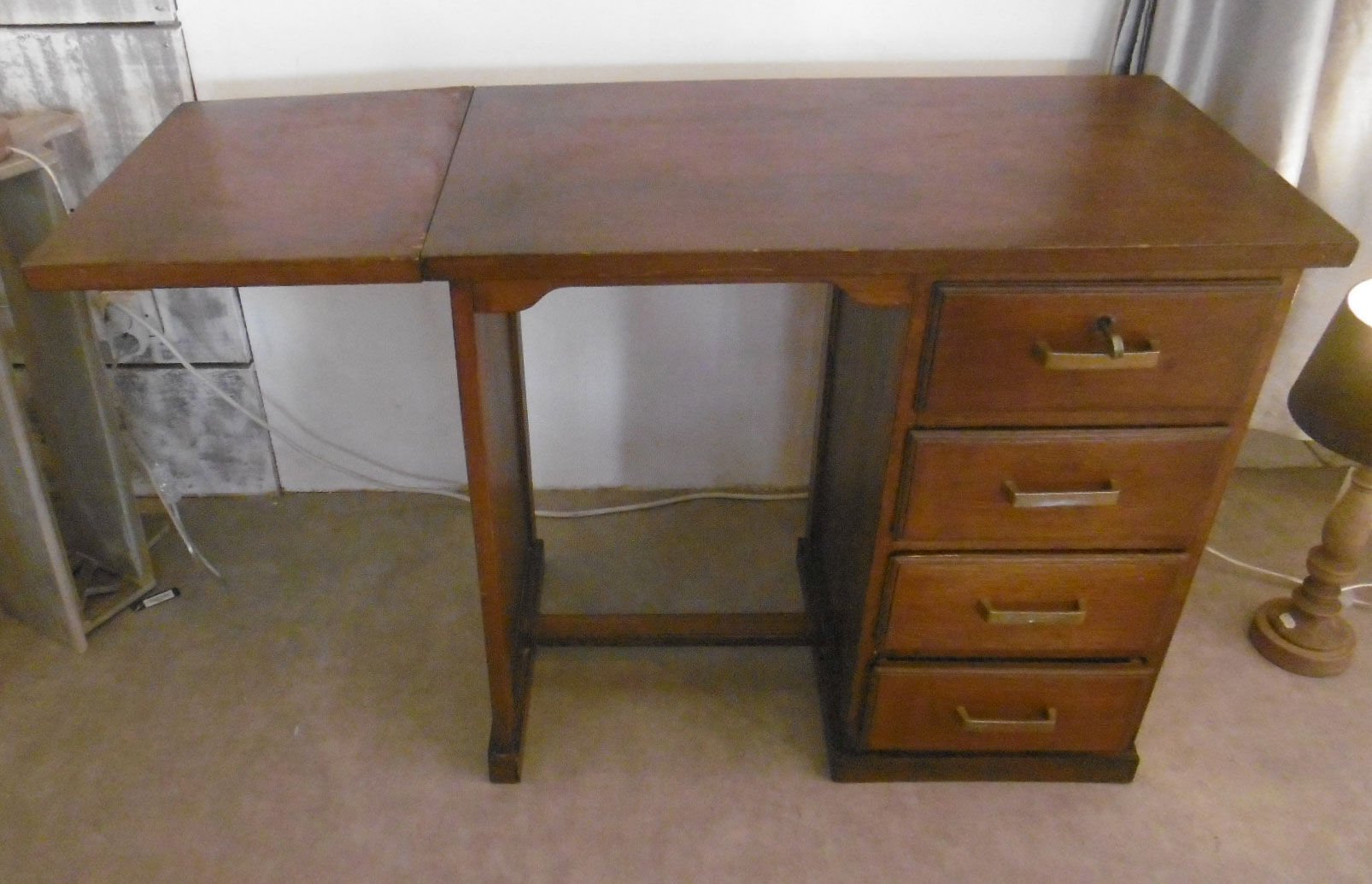 Former desk of postal administration 40/50