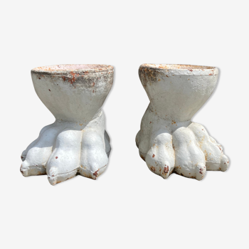 Pair of pots in the shape of Leo's paws