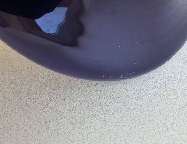 Magnifique Vase soliflore en céramique mauve Signée Marius Musarra (Vallaur