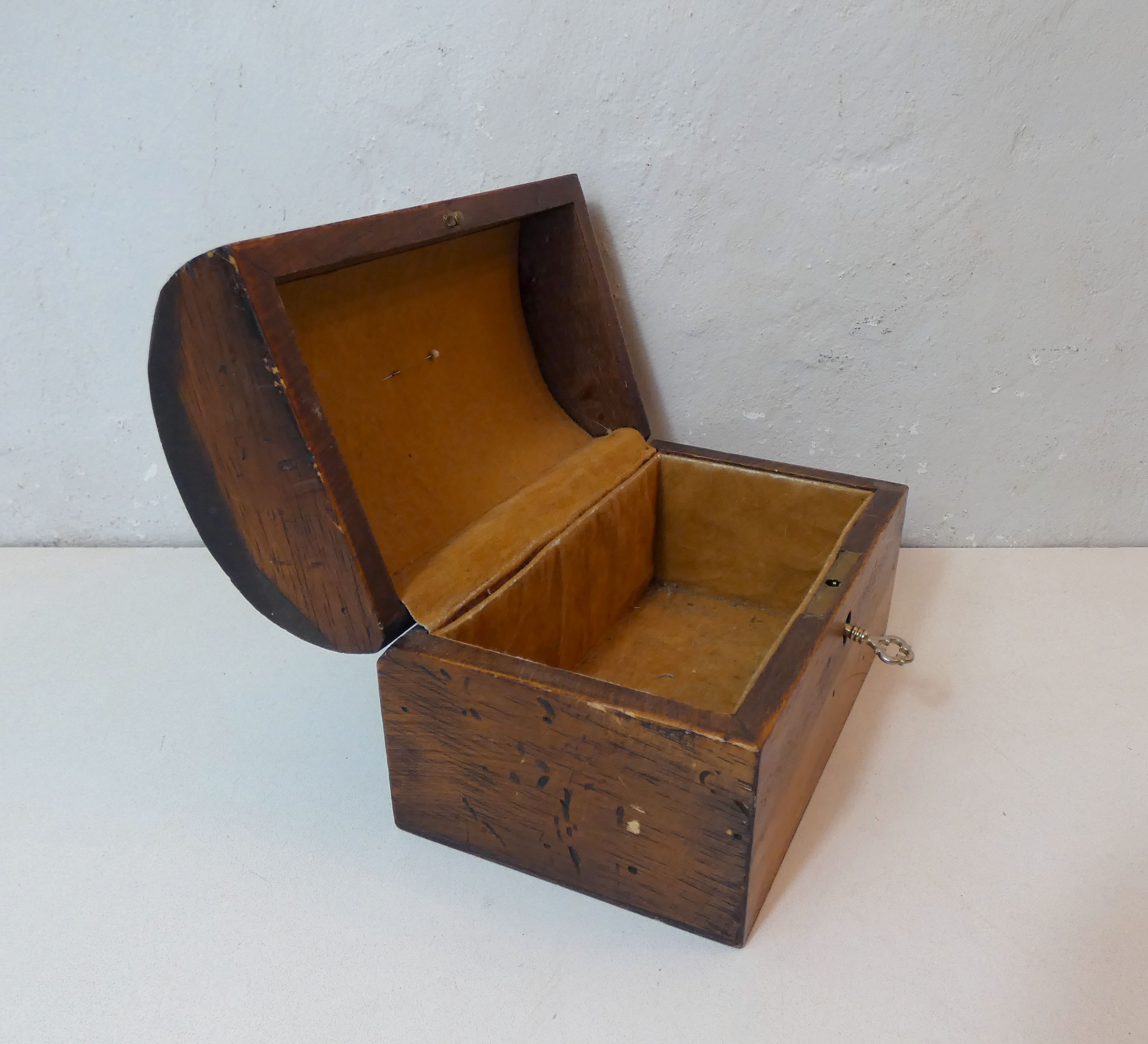 old wooden box vintage jewelry box