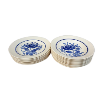 Lot of 17 vintage blue Cobalt plates
