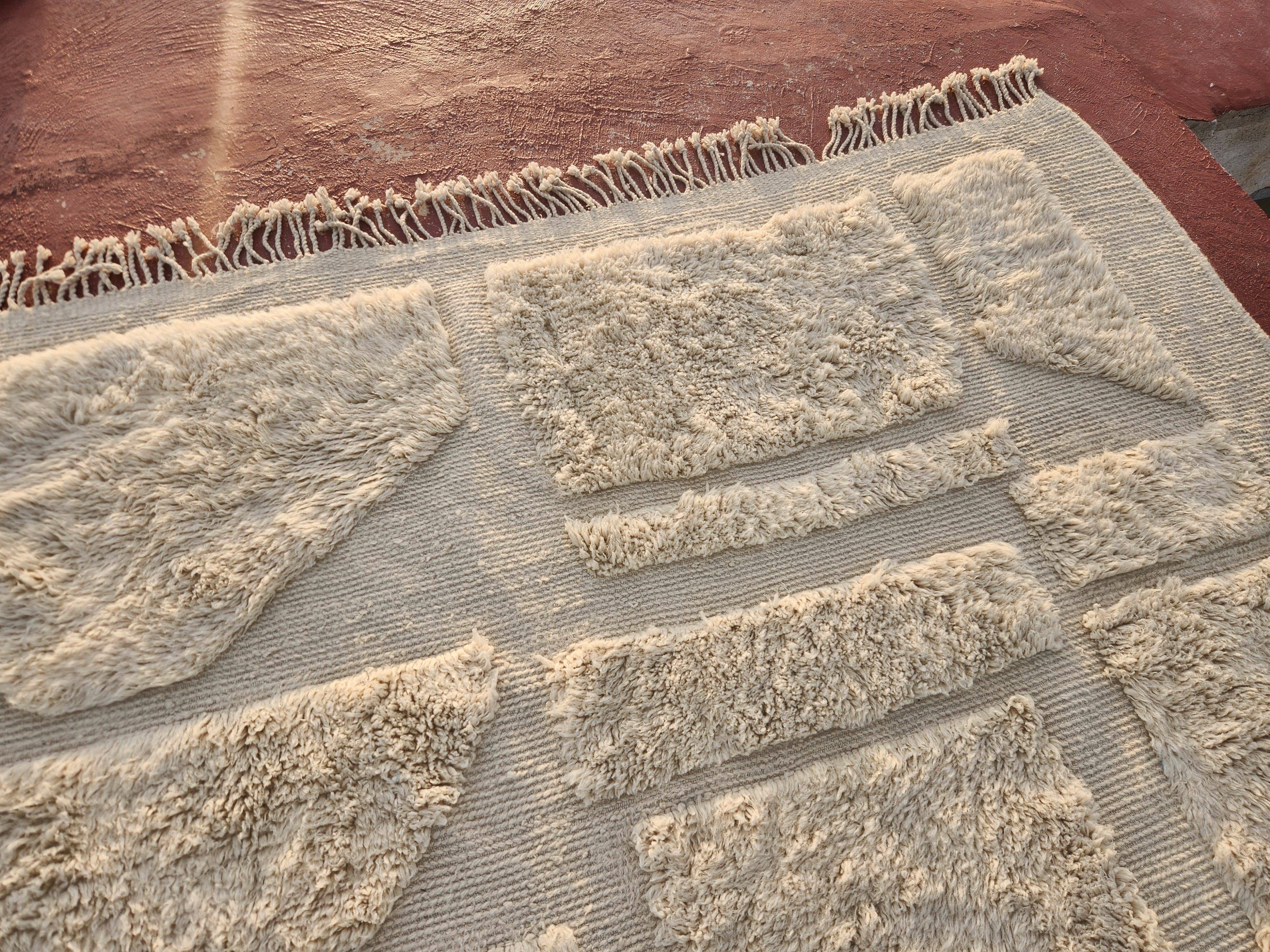 Very large Beni Ouarain rug 350x250 cm in natural wool – Berber rug