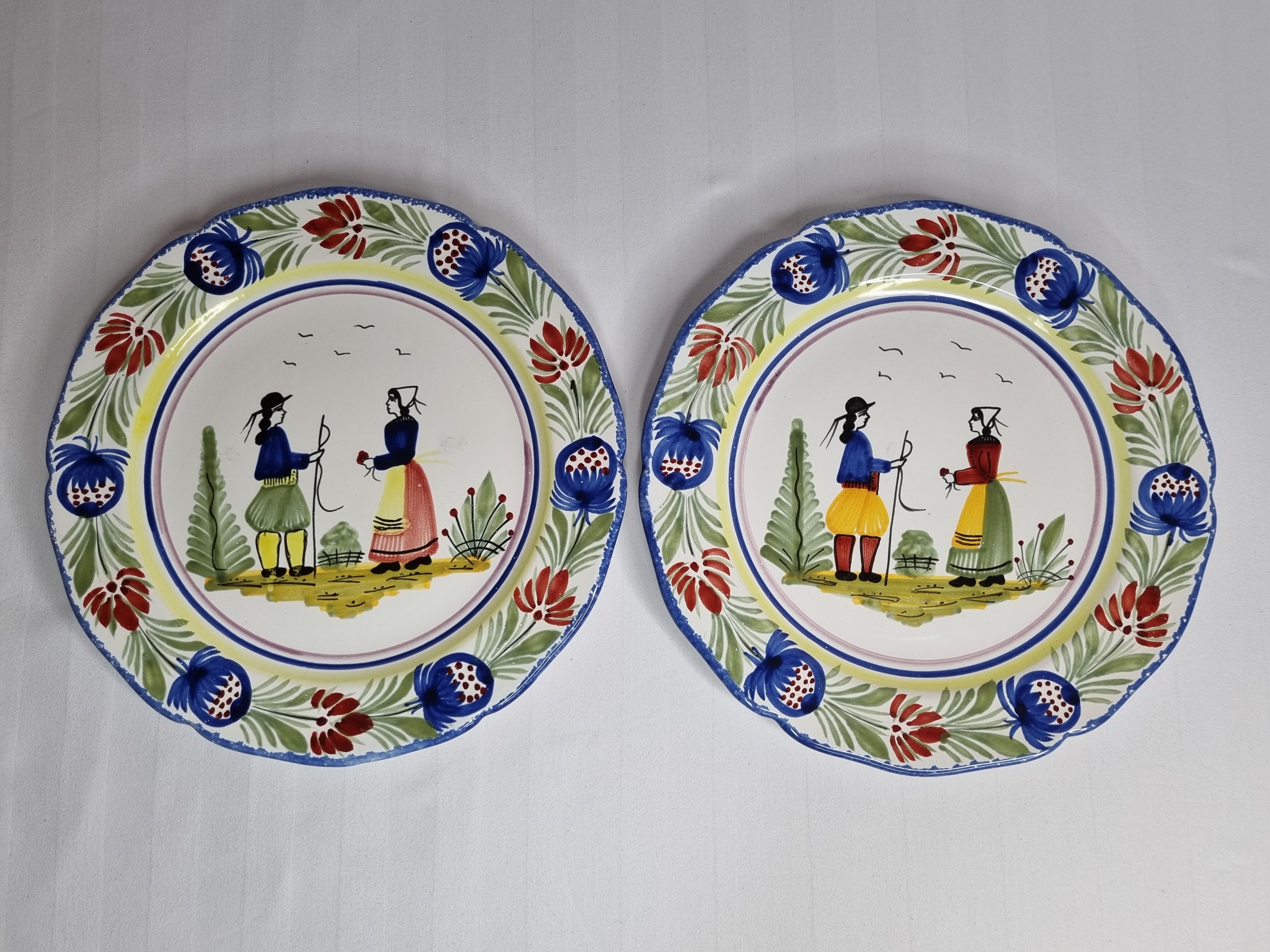 Pair of flat plates HB Quimper, with traditional decoration, 24 cm