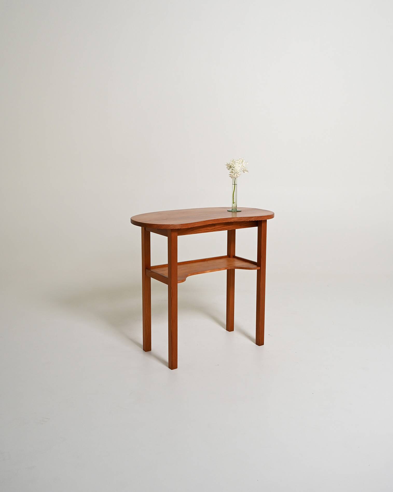 Table de coiffeuse en pin nordique avec étagère, années 1950-60.