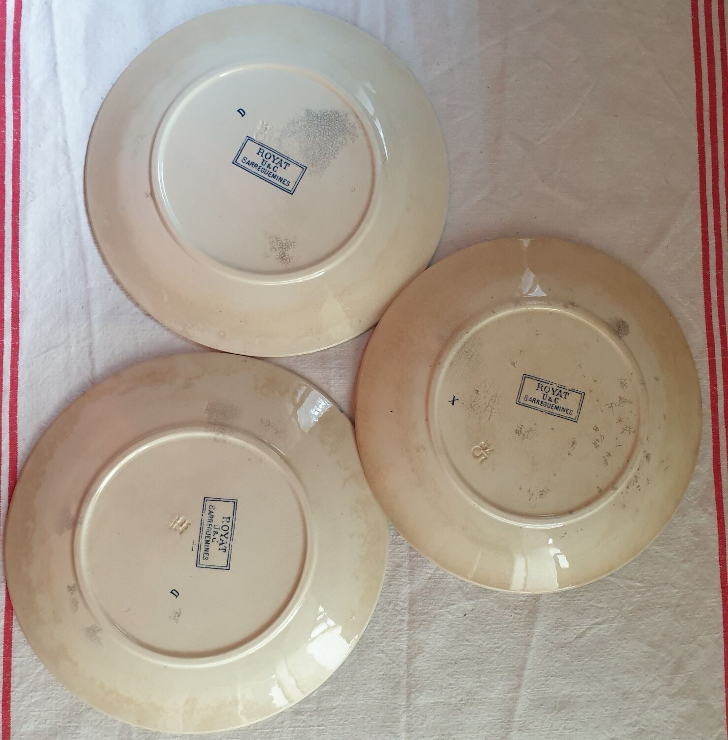 Trio iron earth dessert plates