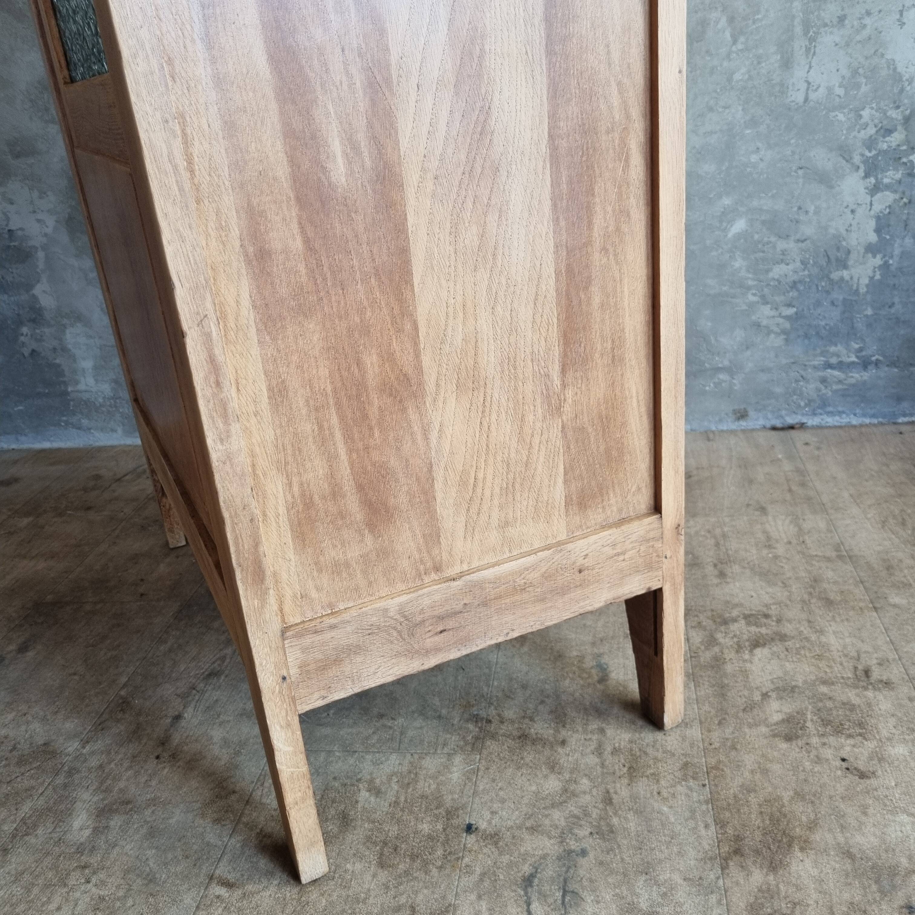 Glass cabinet