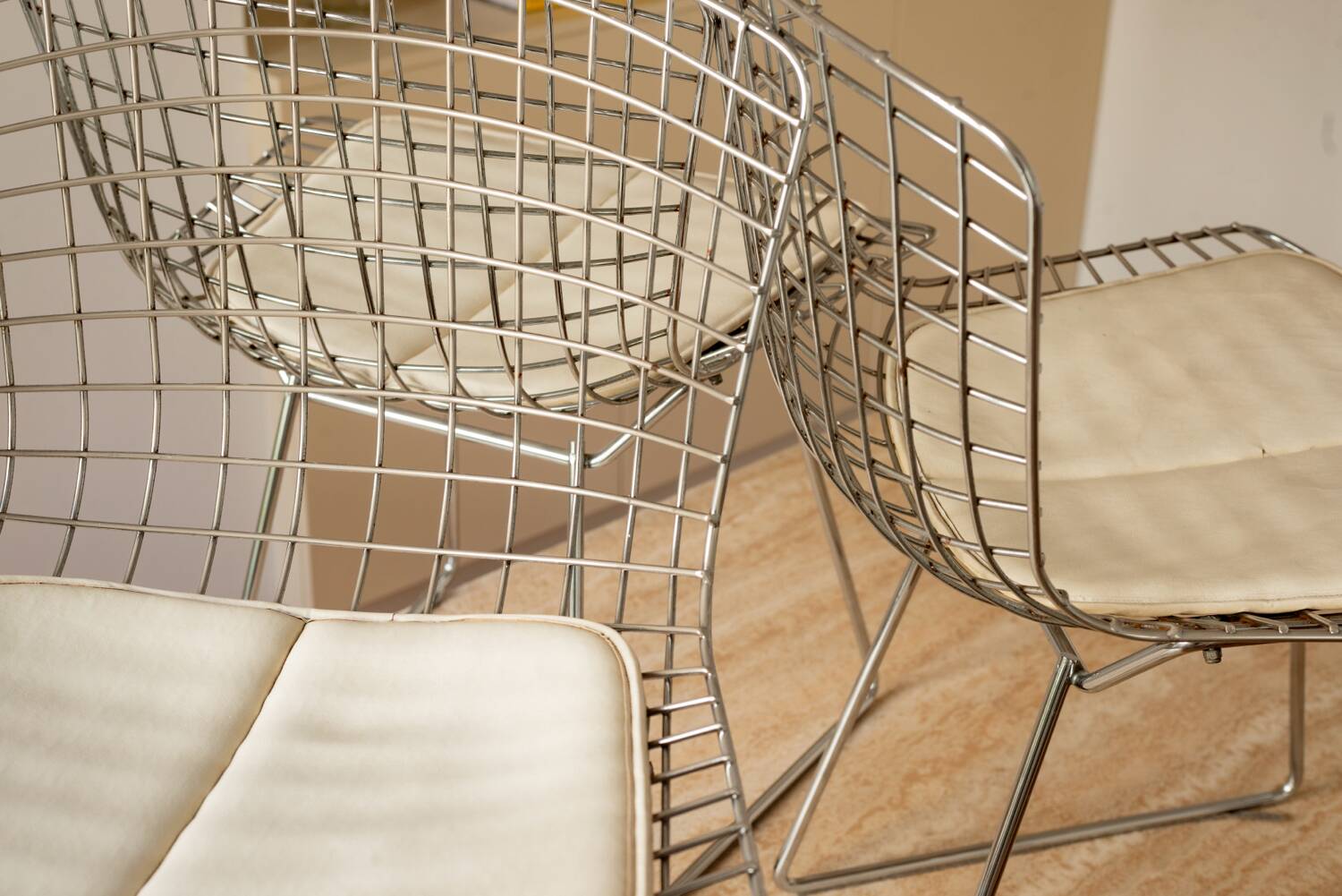 Chaise Bertoia knoll