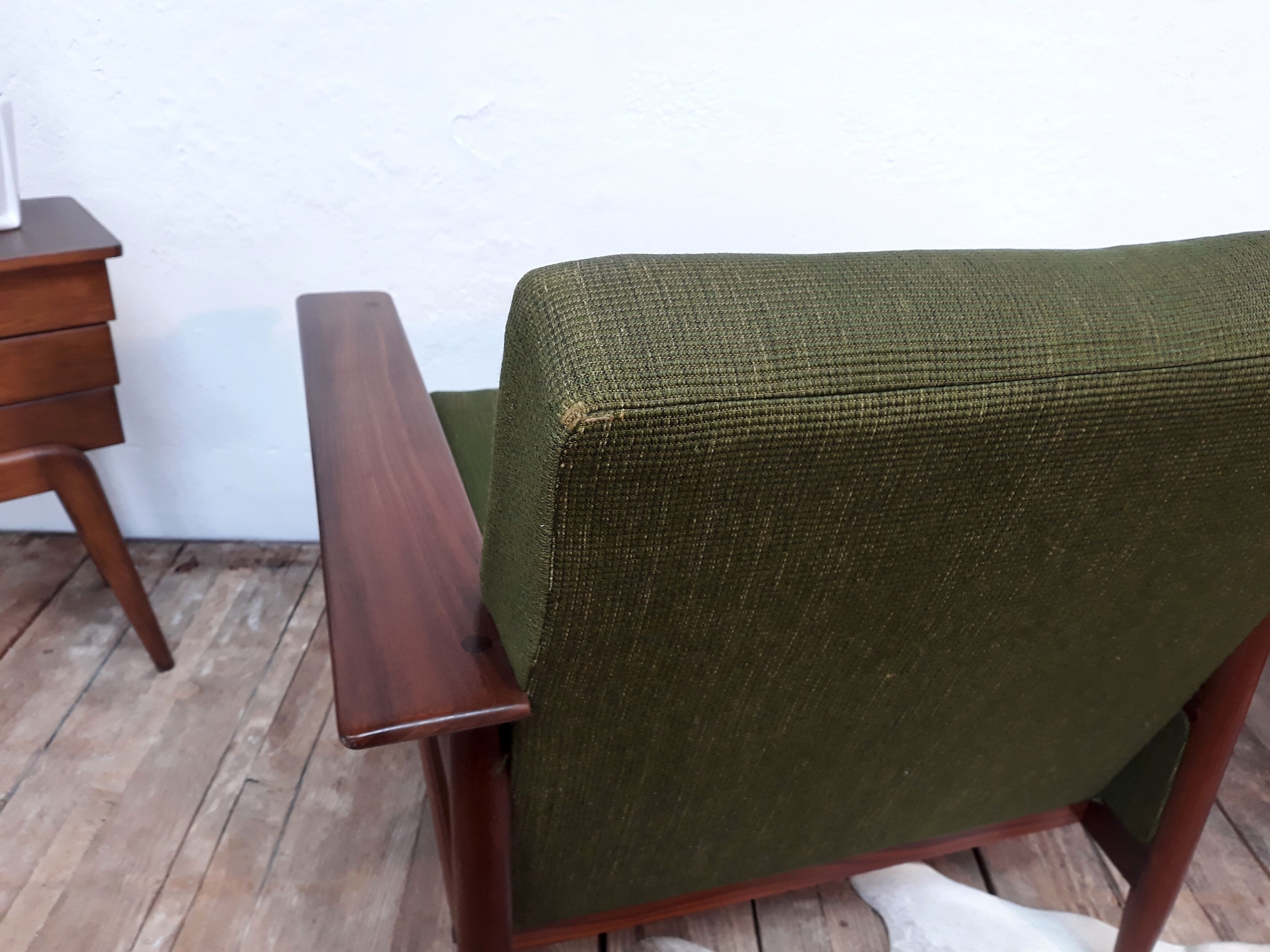 Pair of scandinavian chairs