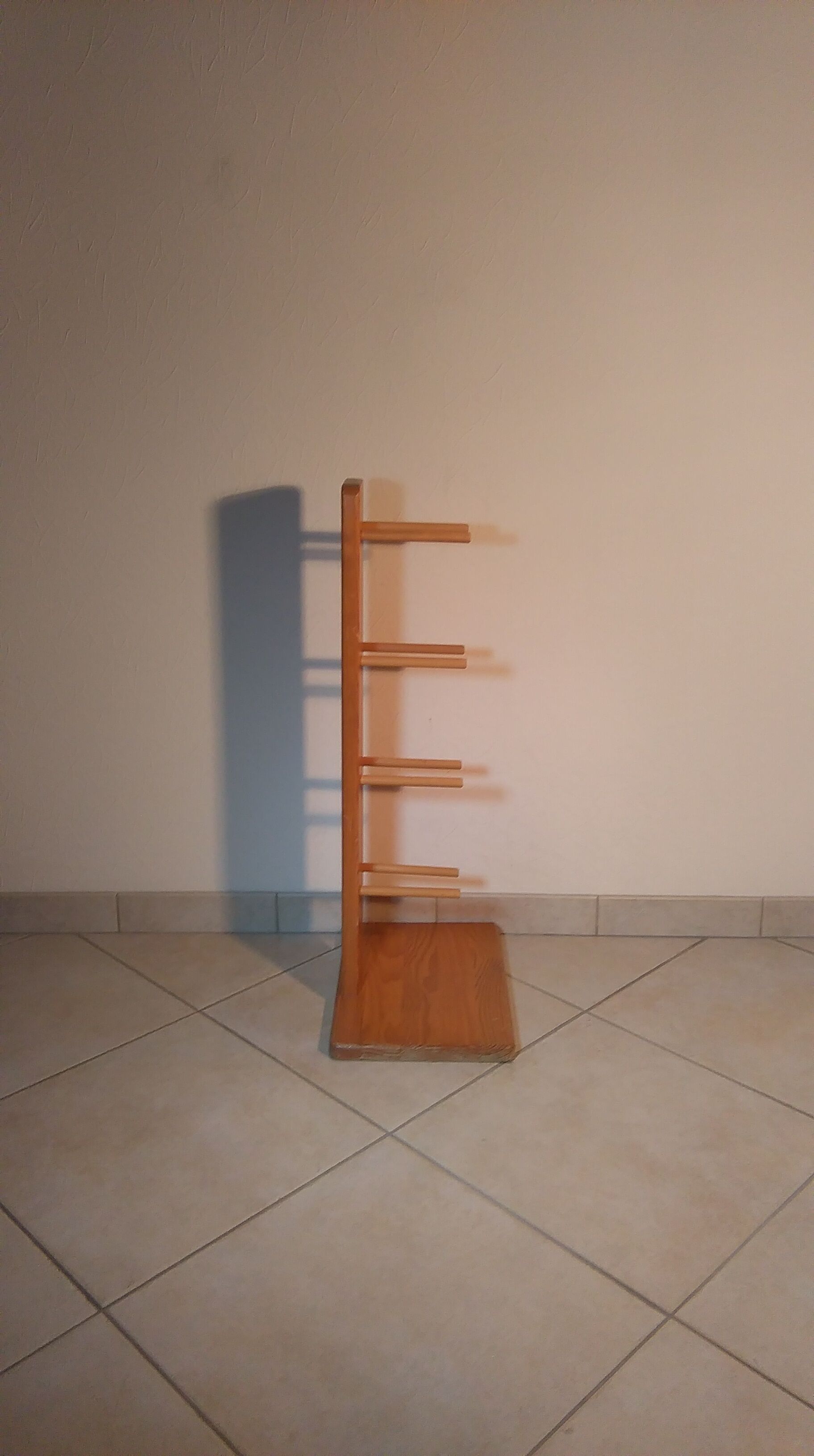 Shelf-rack totem 80s
