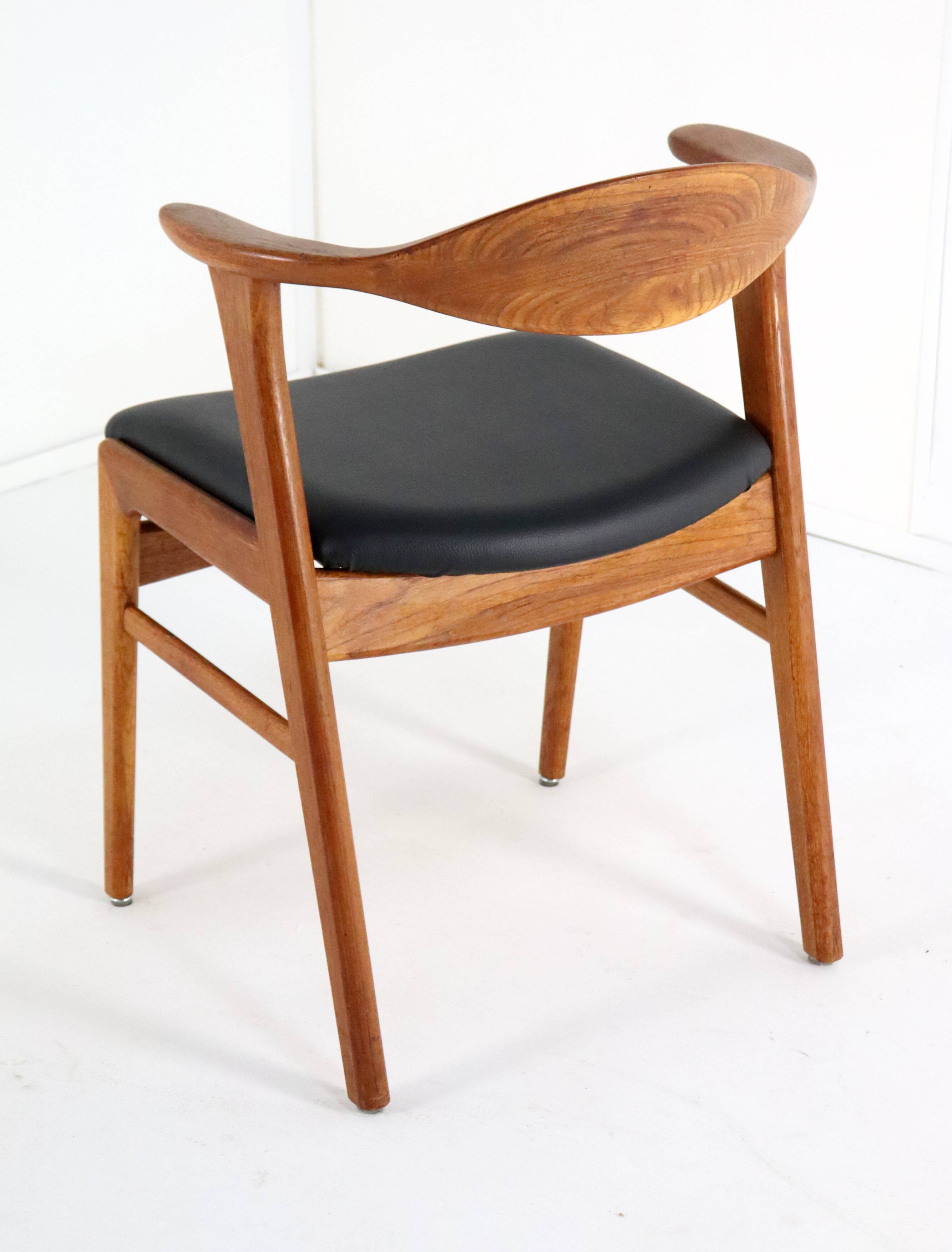 Set of 4 Erik Kirkegaard Hong stolefabrik chairs vintage model 49