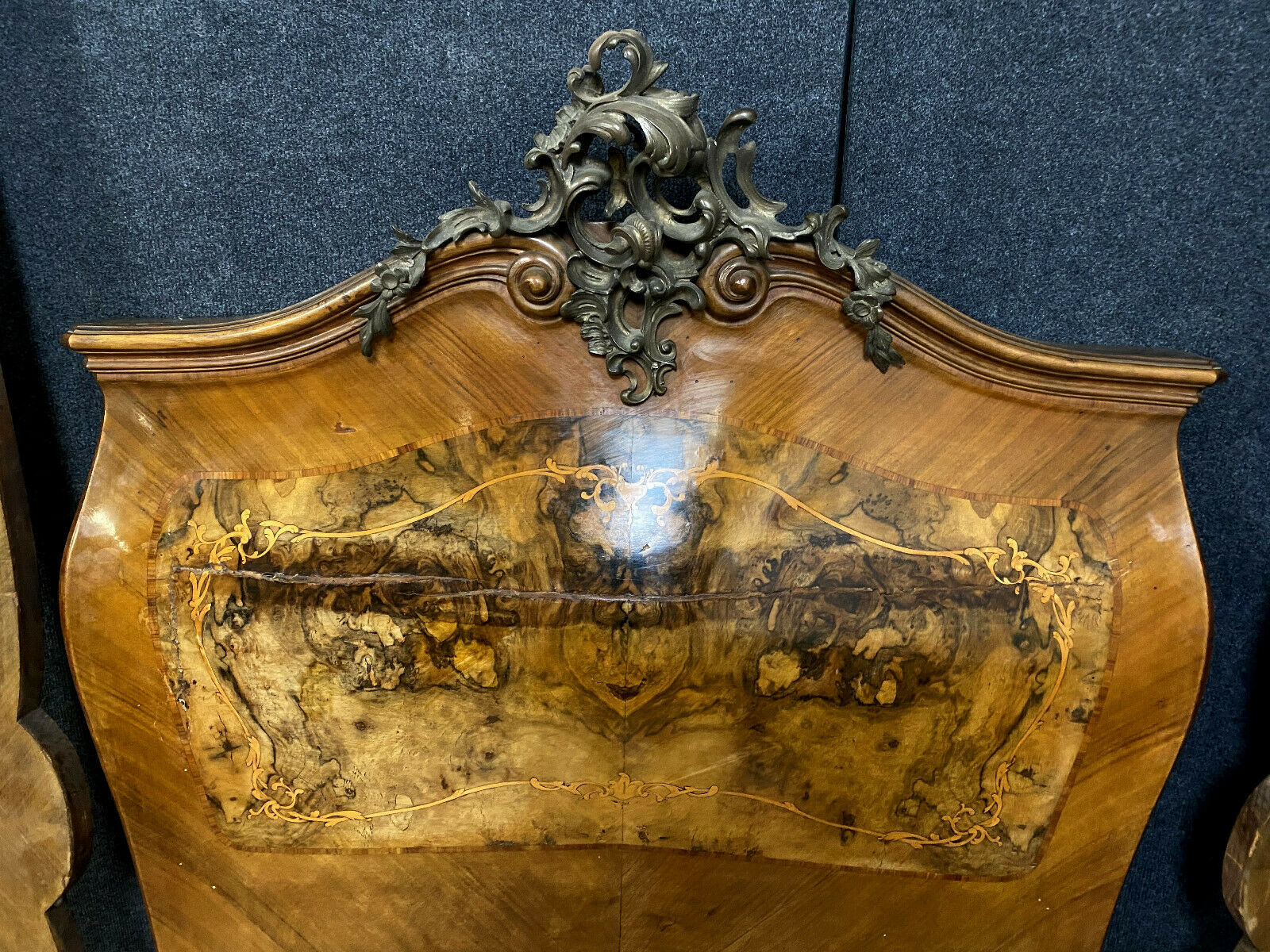 Pair of Louis XV curved beds all faces in walnut bramble and precious wood