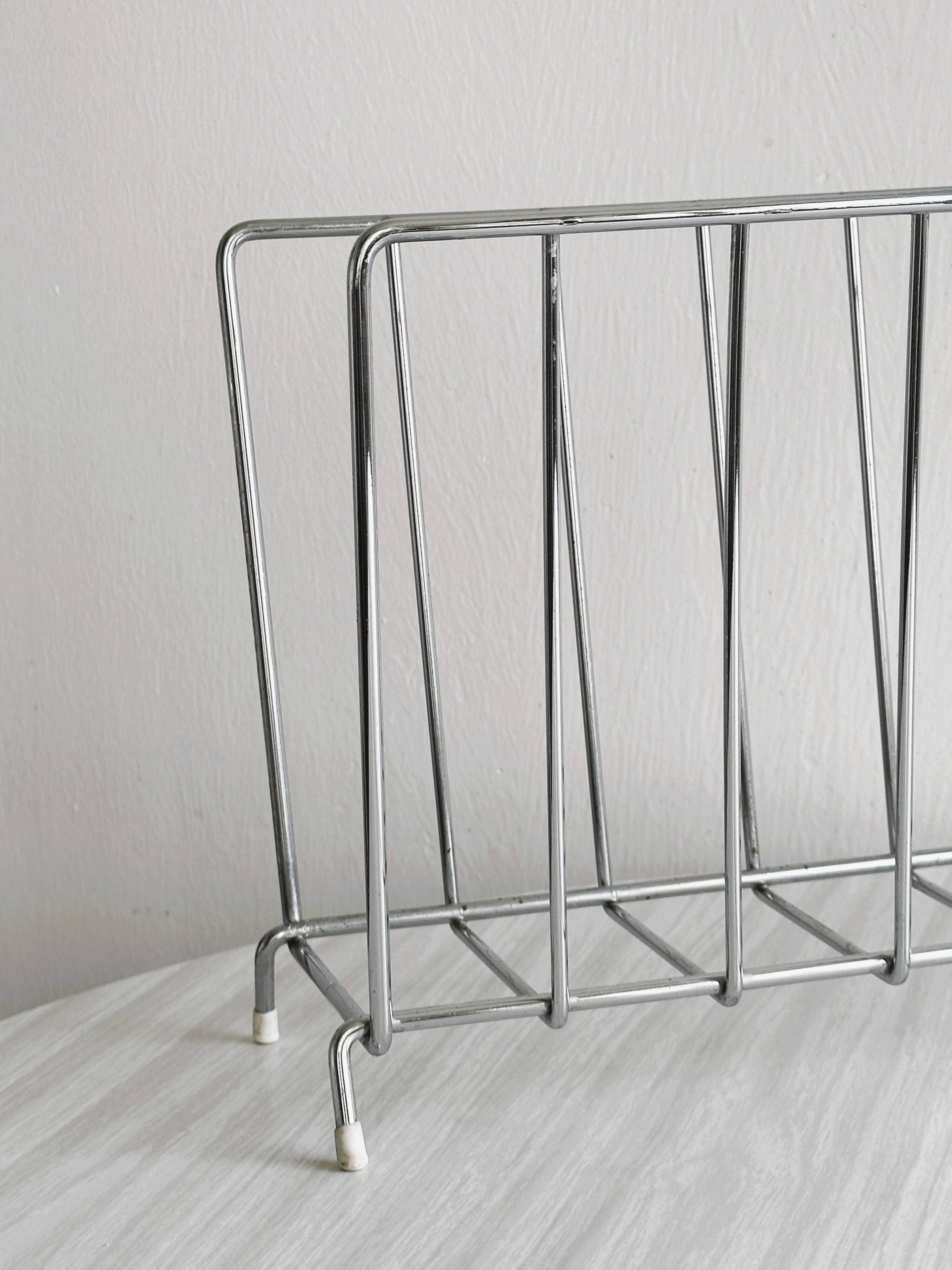 Silver metal bookend