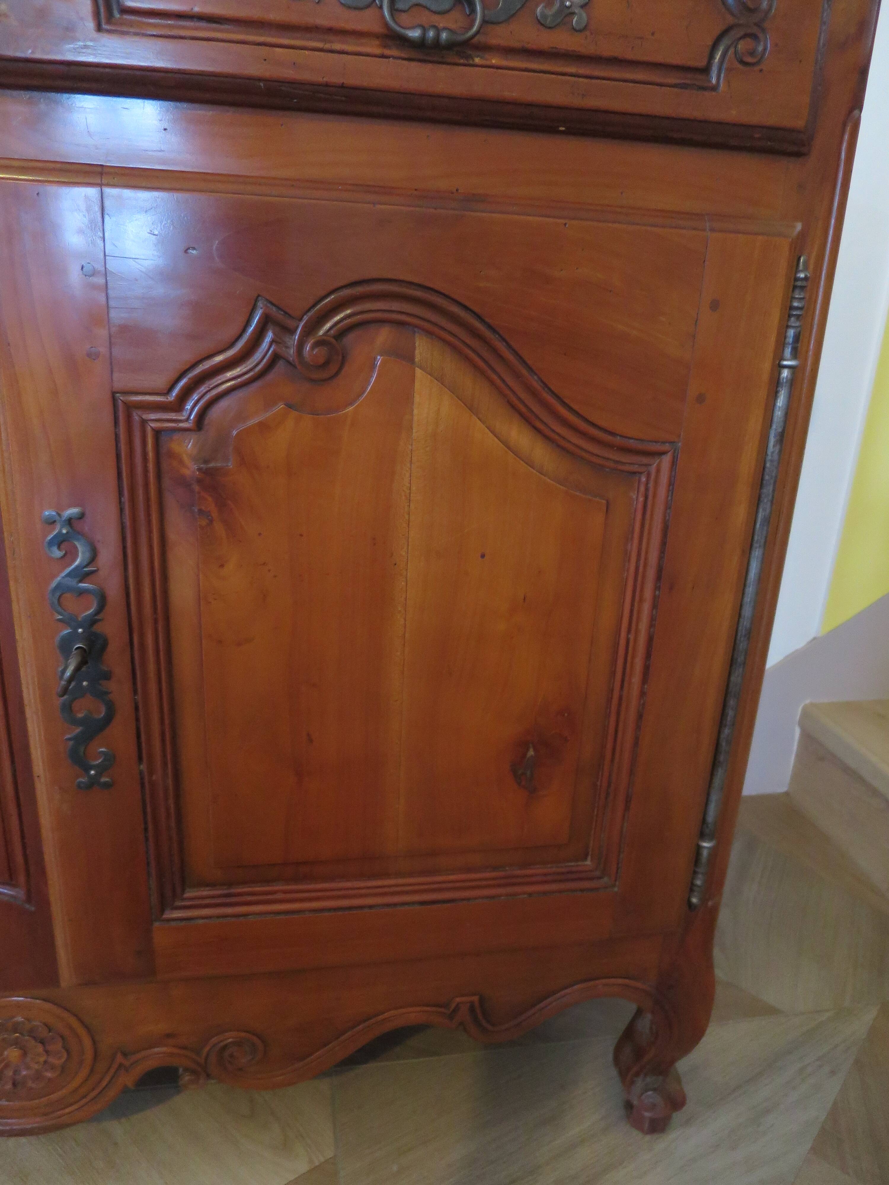 Rustic buffet Louis XV-Regency-jointed-massive wood-snail feet