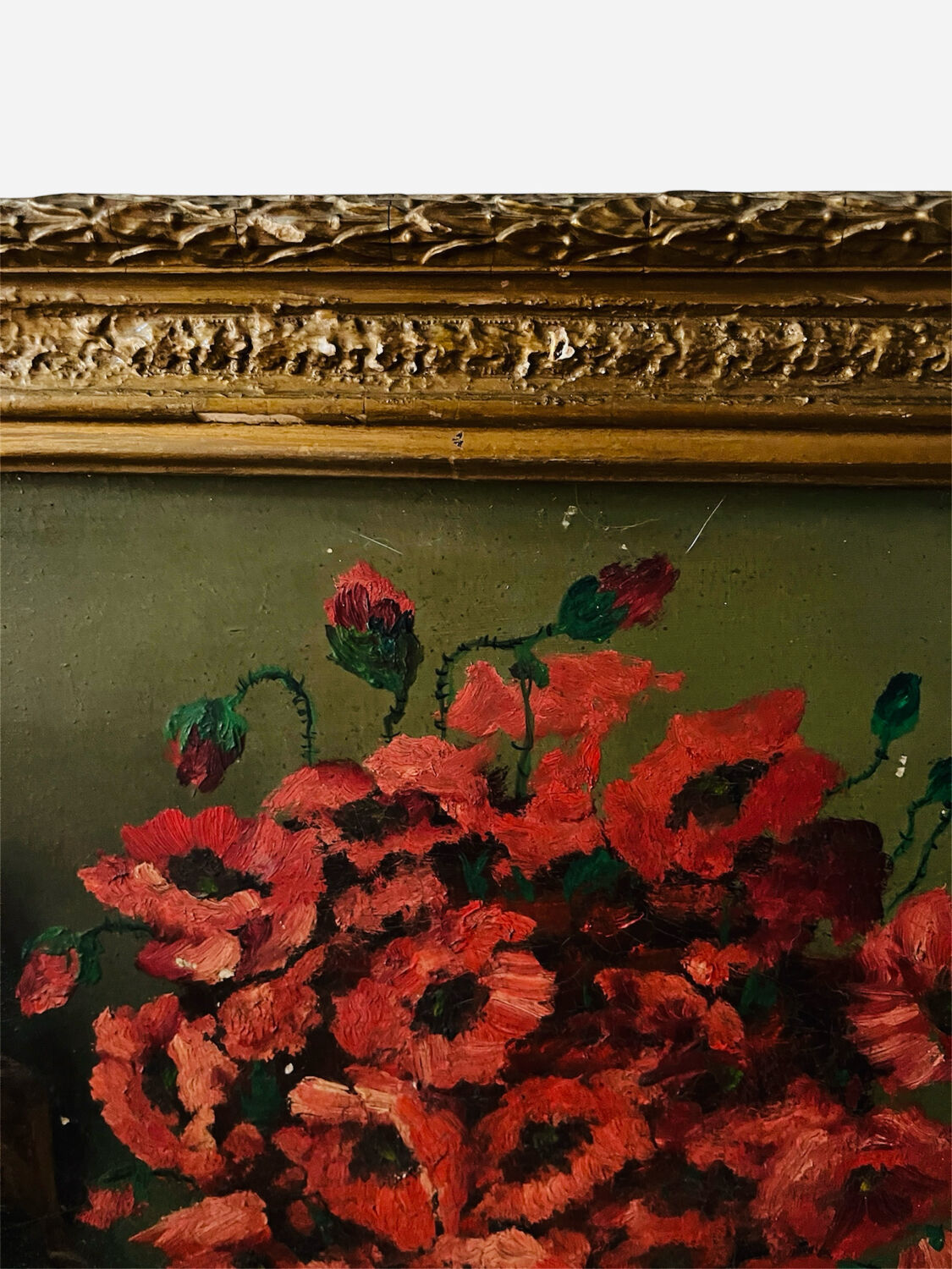 Bouquet of poppies on a table.