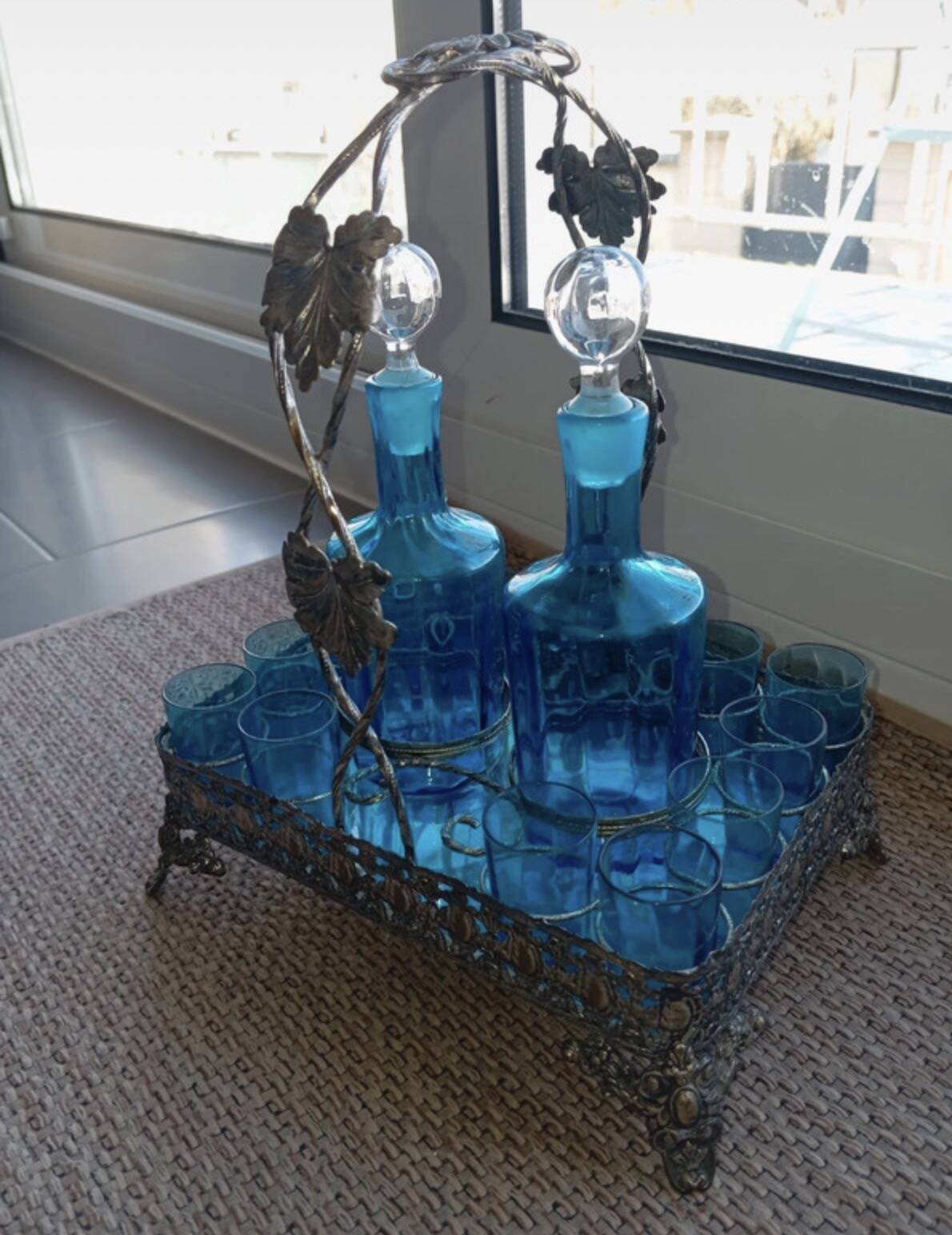 Blue liqueur service with its stand