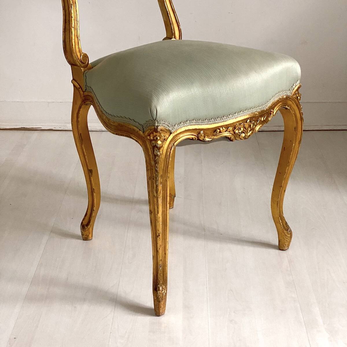 Chaise en bois sculpté et doré Époque Napoléon III