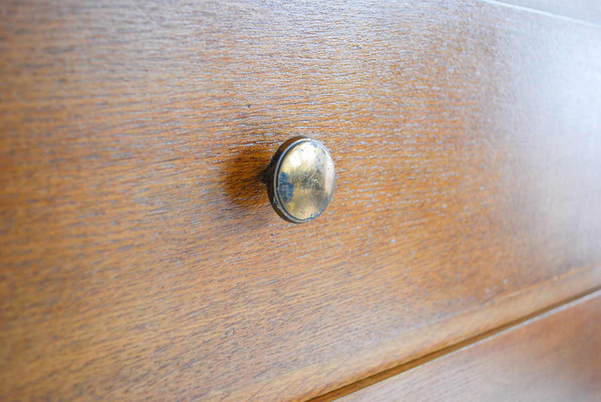 Commode vintage en bois pieds compas
