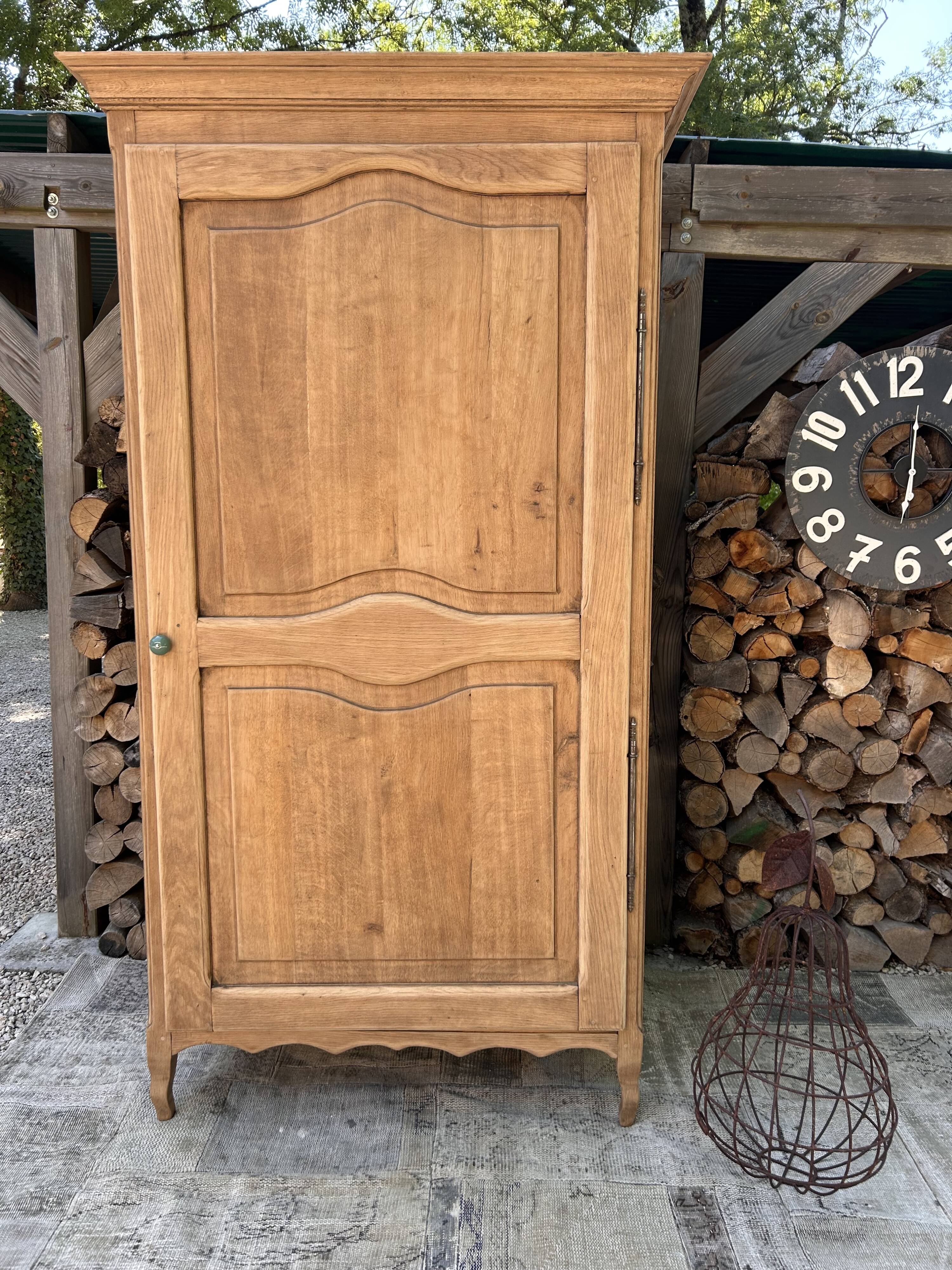 Renovated solid oak bonnet maker