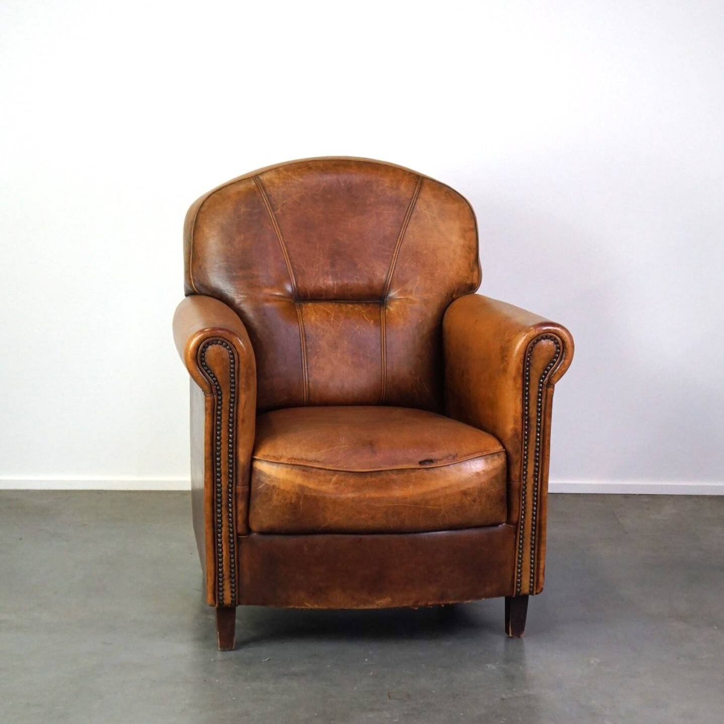 Super rugged sheepskin leather armchair with a wonderfully rugged look