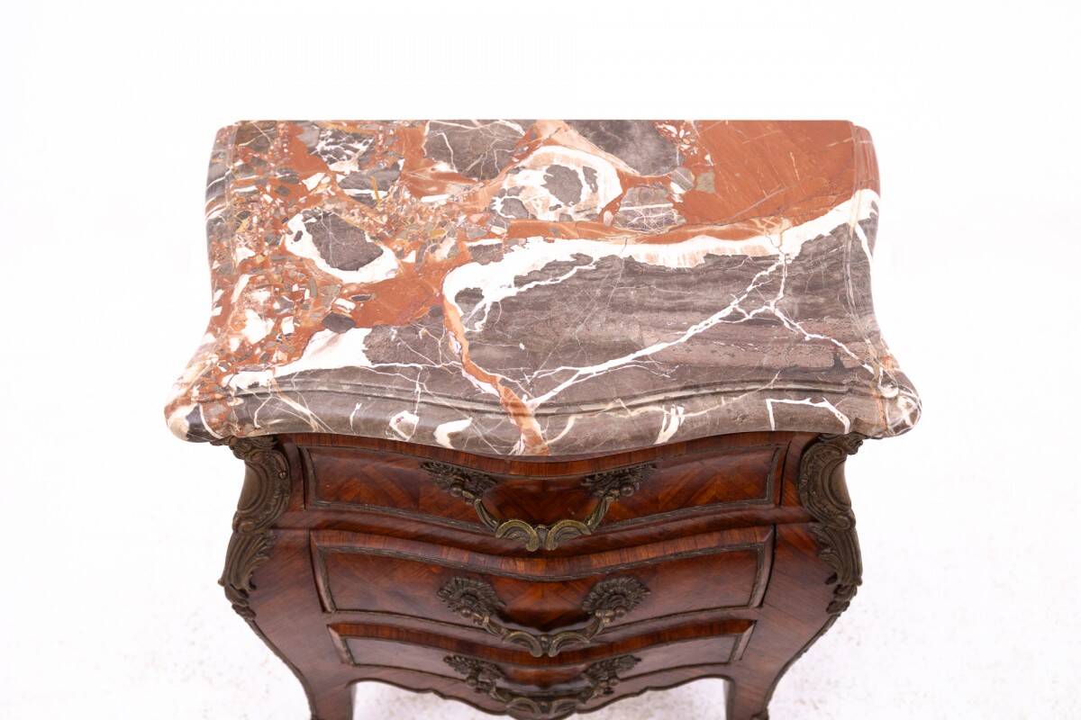 Paire de tables de chevet/commodes, France, vers 1920.