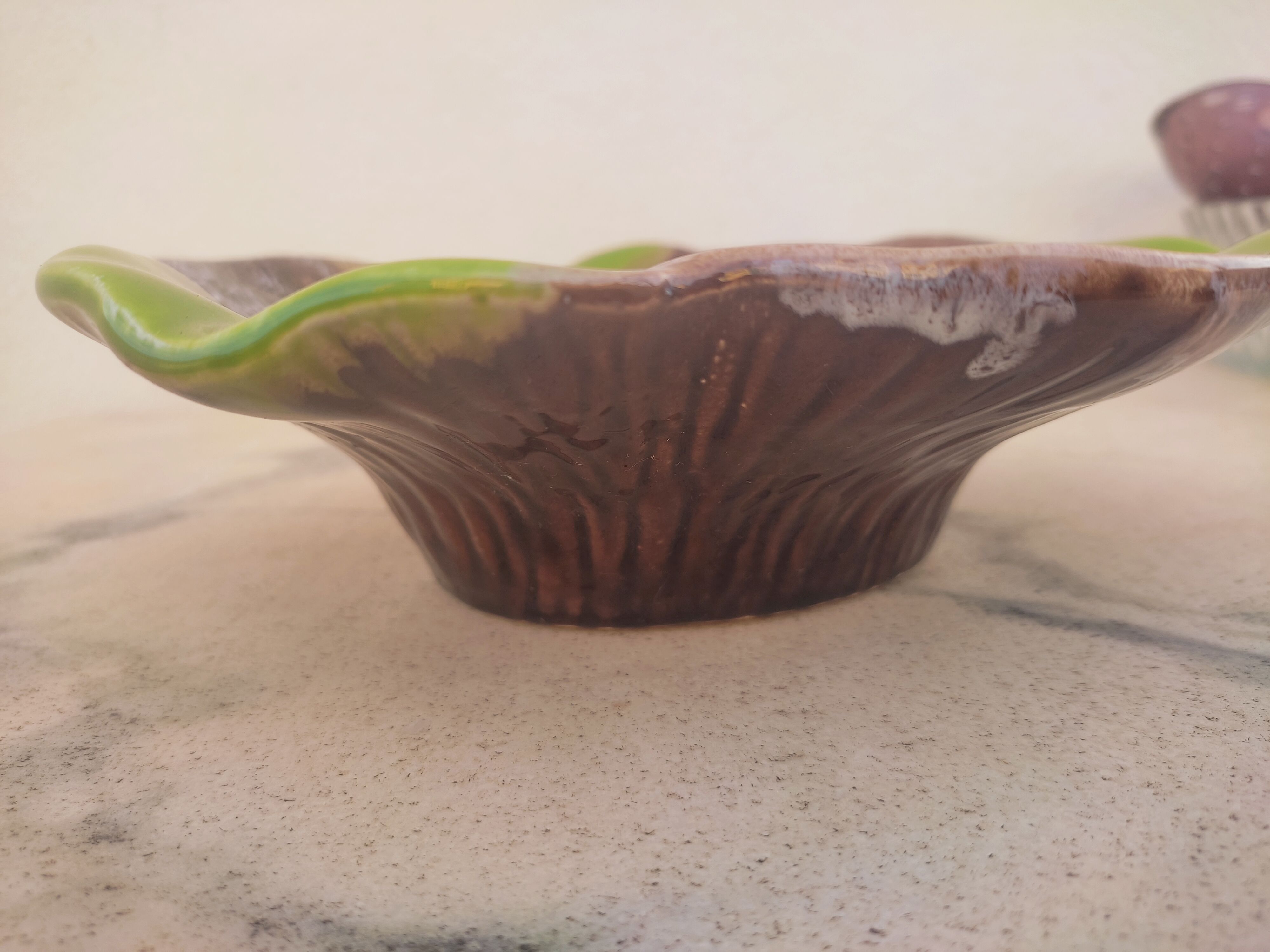 Ceramic flower plate