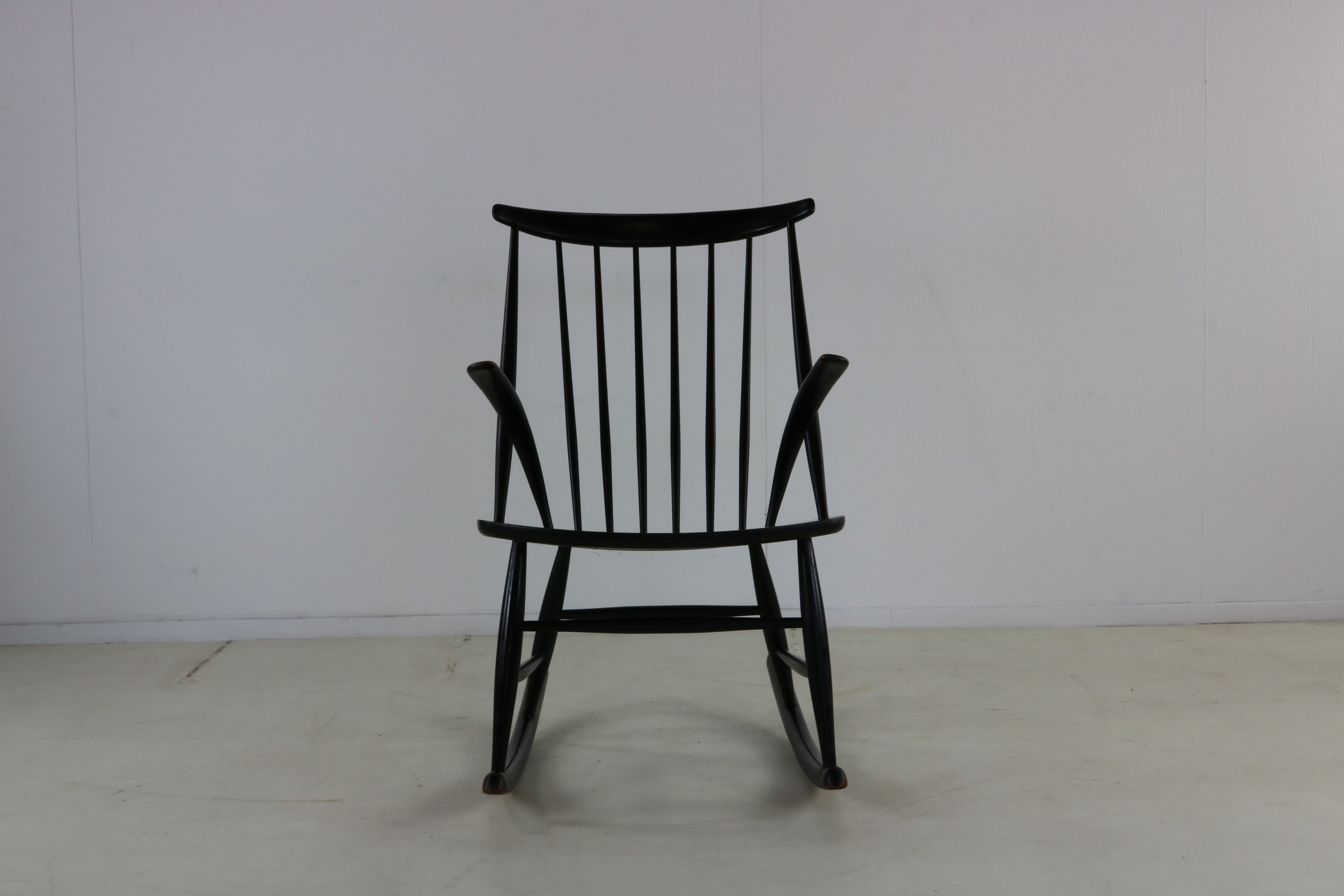 Danish design rocking chair by Illum Wikkelsø for Niels Eilersen