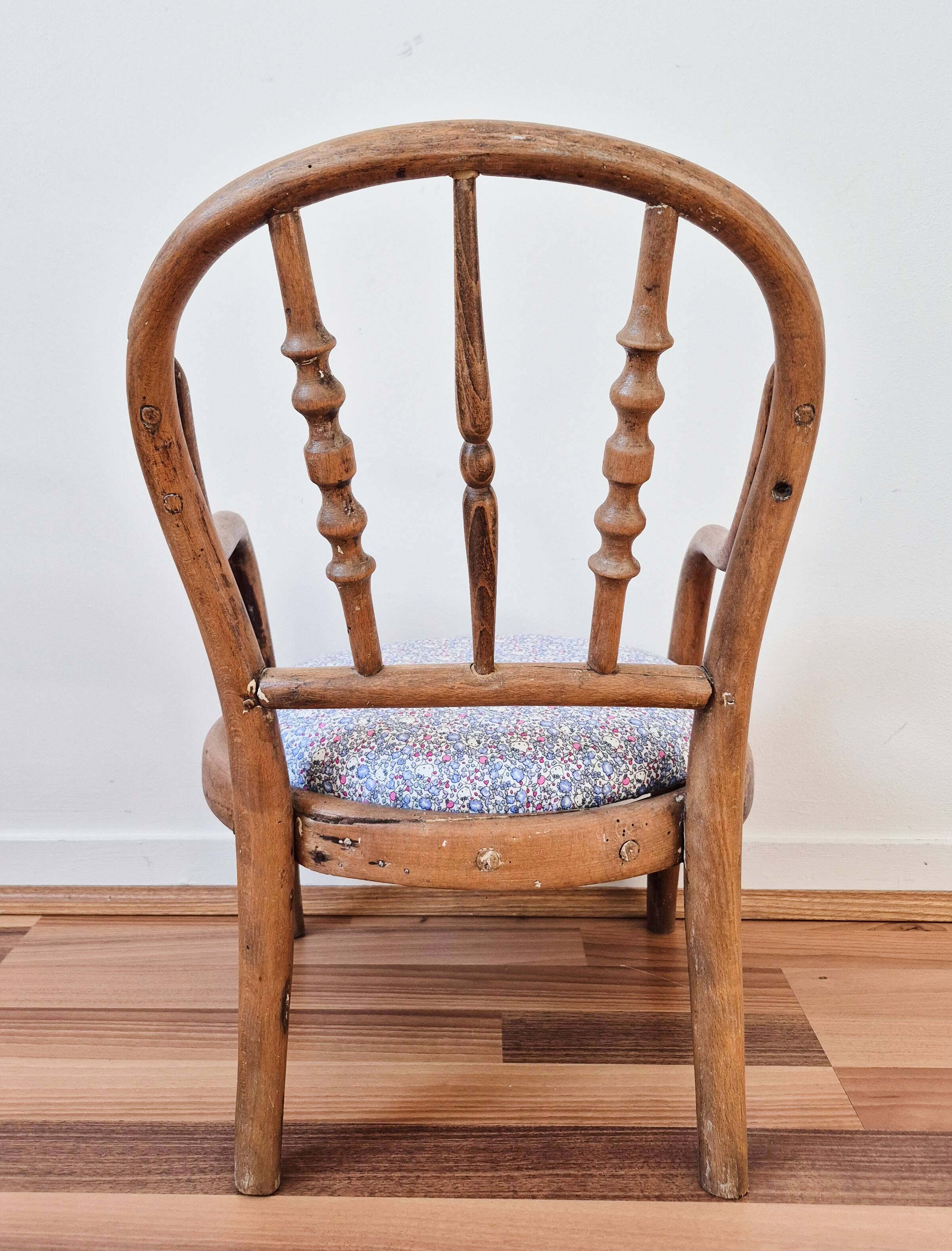 Fauteuil enfant vintage en bois courbé