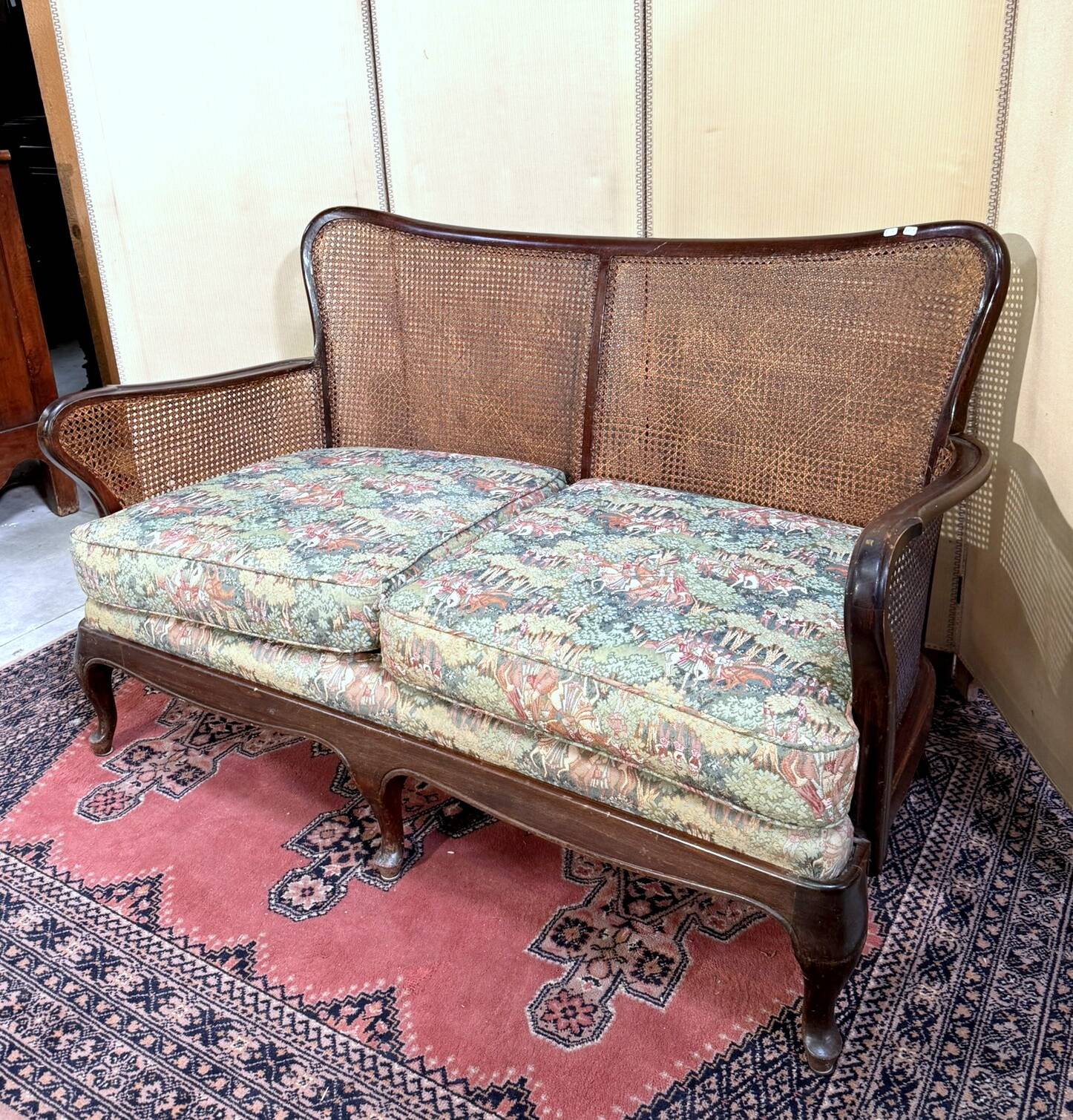 English mahogany bench from the early 20th century