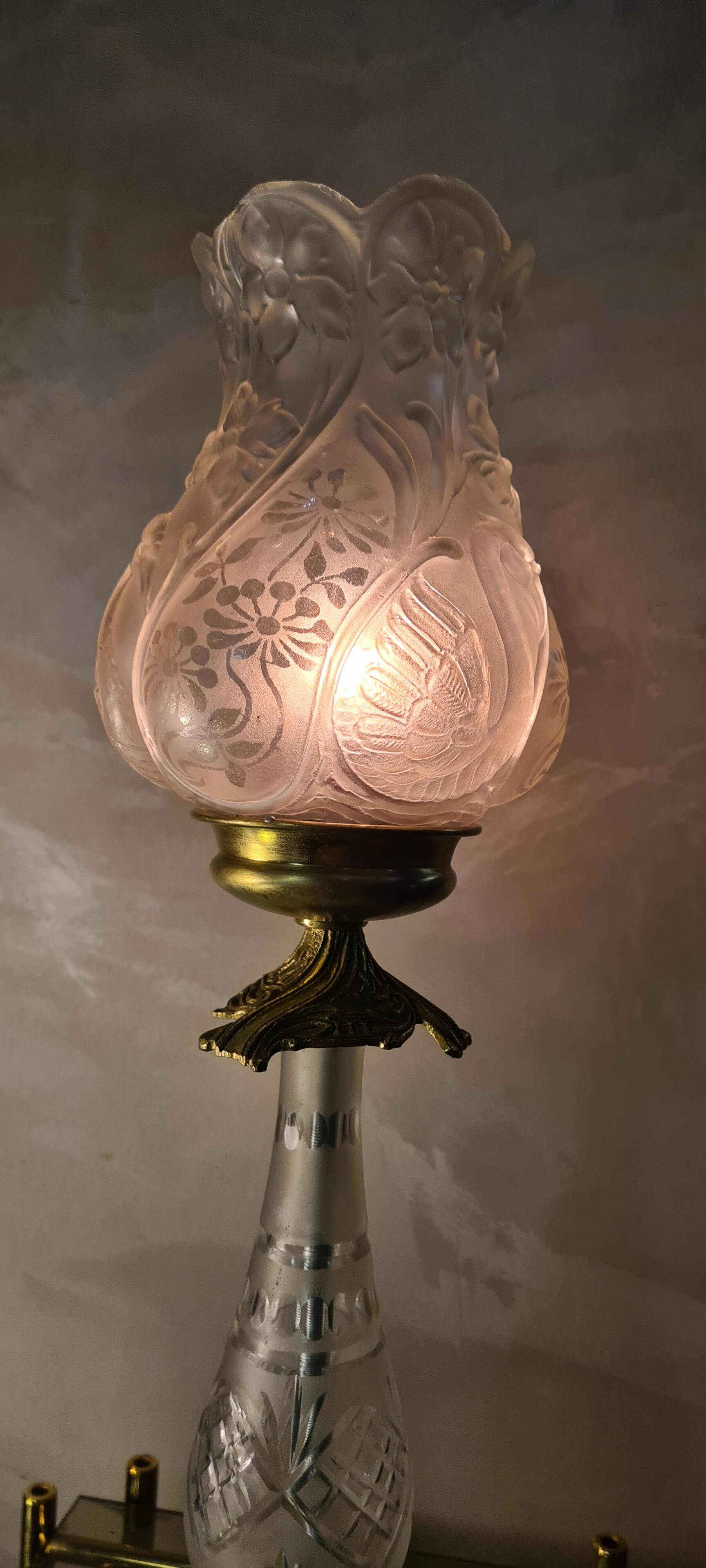 Cut crystal and bronze lamp