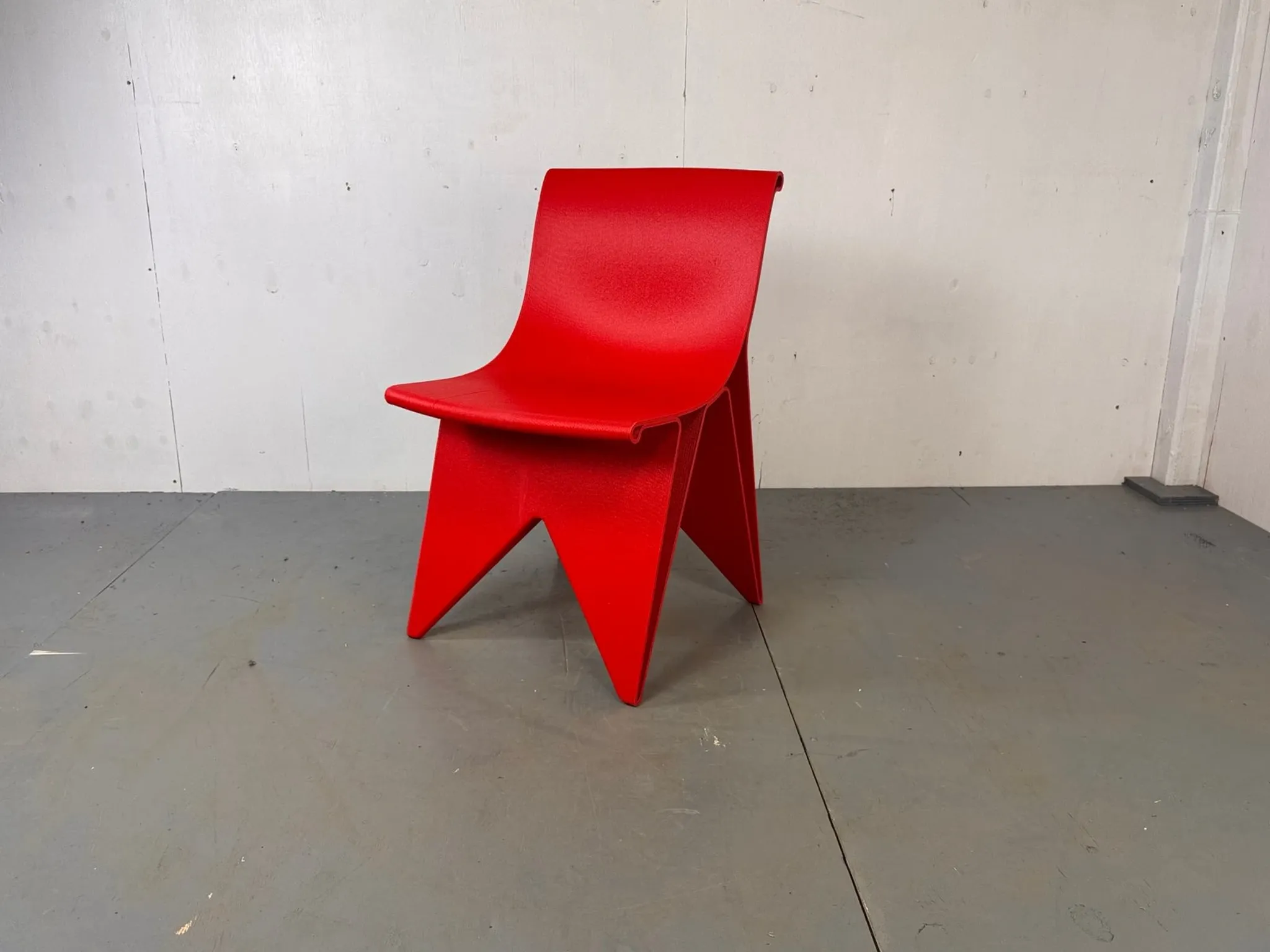 Chaise imprimée au style moderne futuriste et infini attribuée à Dirk van de Kooij, années 2000.