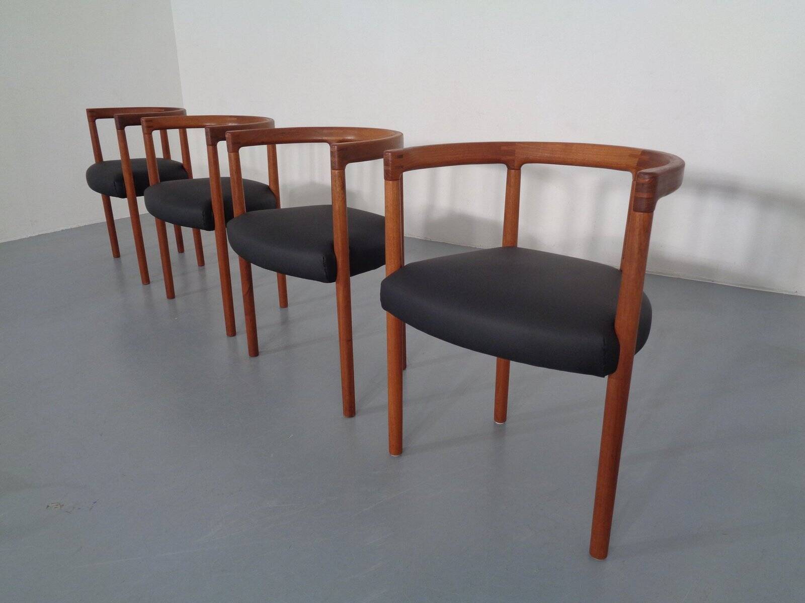 Teak & Leather Model 195 Dining Chairs by Ole Gjerløv-Knudsen & Torben Lind for France & Søn, Denmark, 1960s, Set of 4