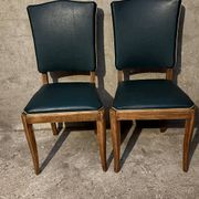 Paire de chaises en Skaï vert - années 50