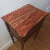 Table de chevet replaquée en palissandre