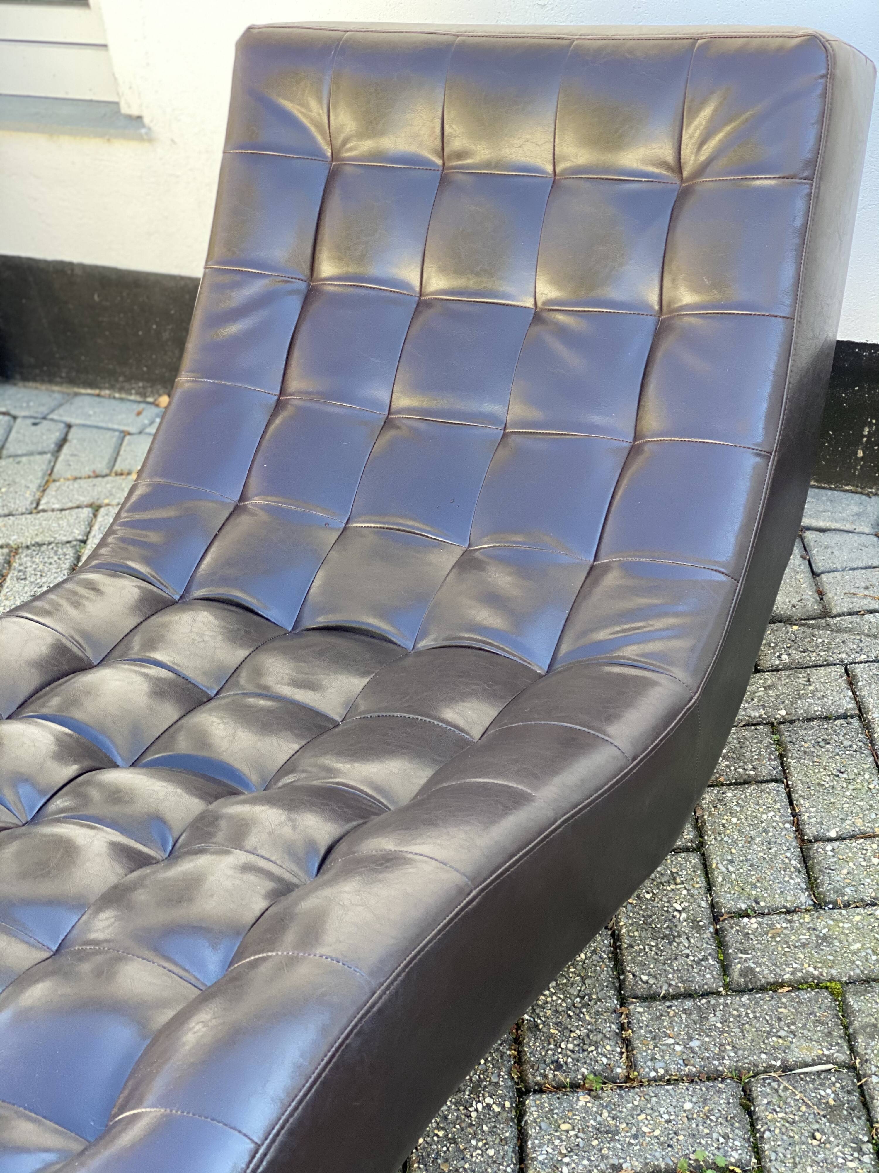 Vintage tuft stitched chaise lounger