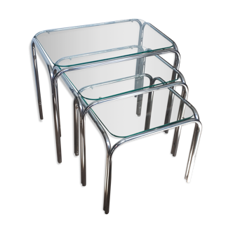 Pull-out table