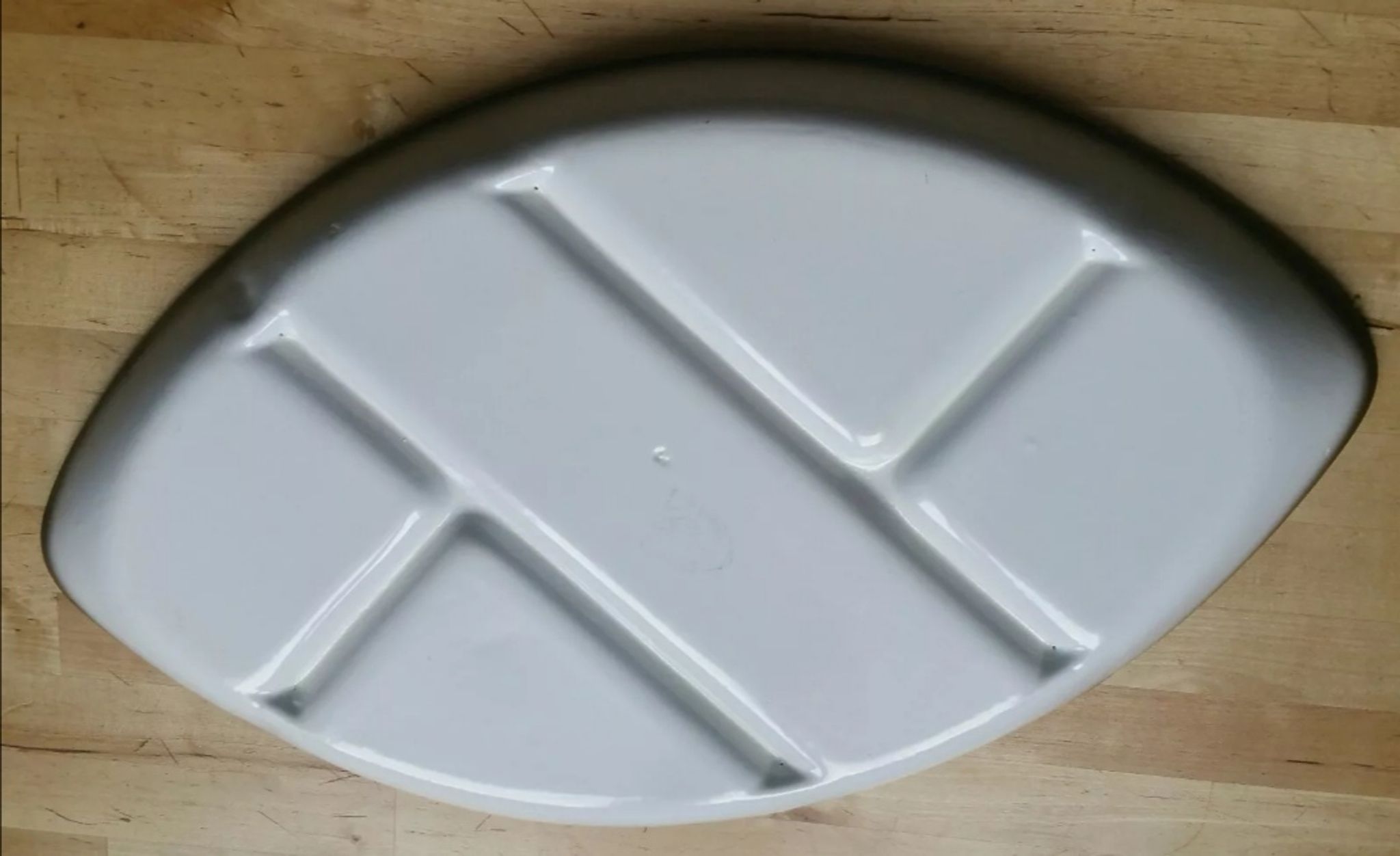 Dish with ceramic compartments