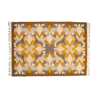 Scandinavian mid-century modern rug by Ingegerd Silow. 232 cm X 167 cm (91.34 X 65.75 in)