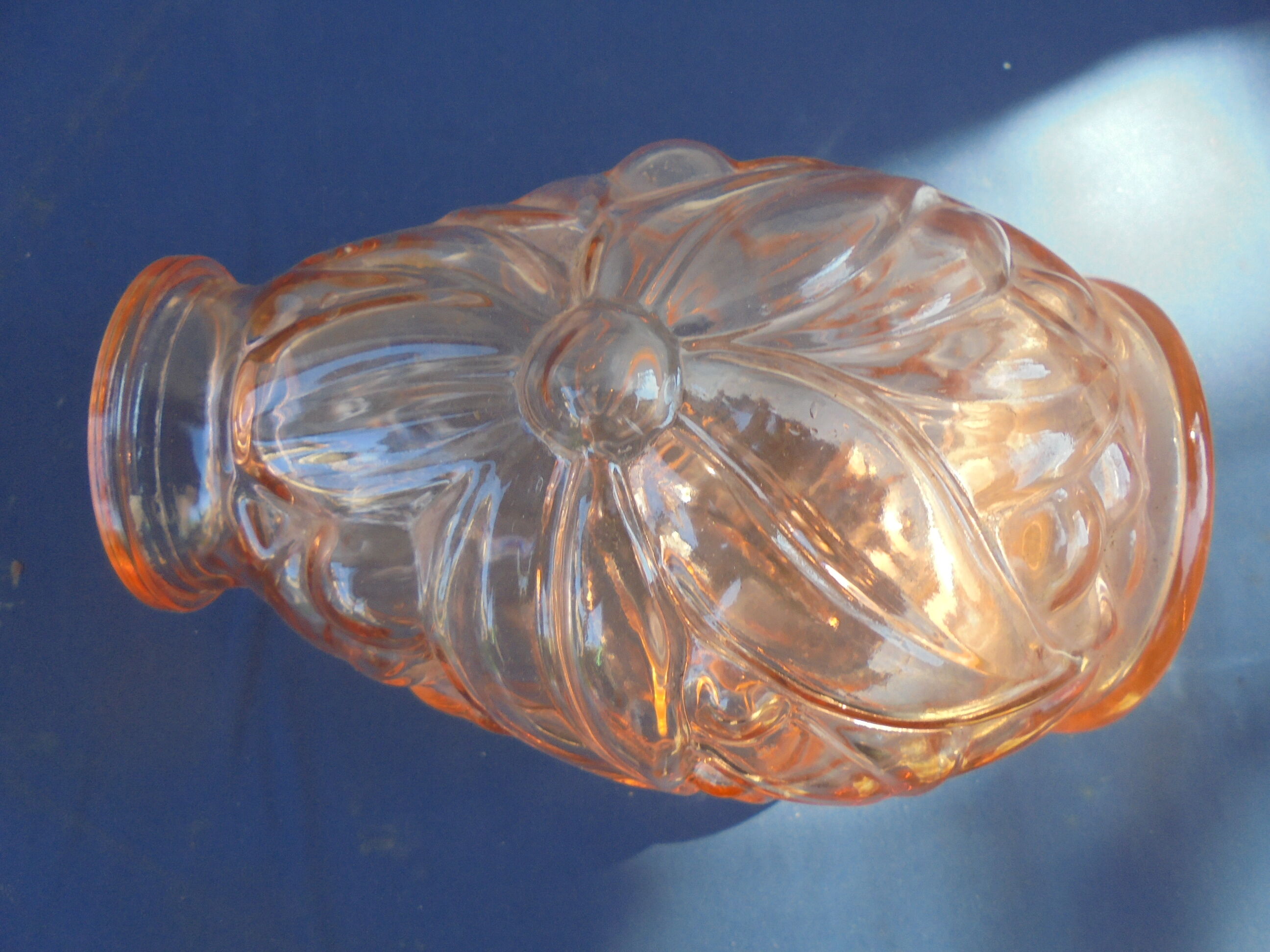 Small VASE Art Deco in rrose glass