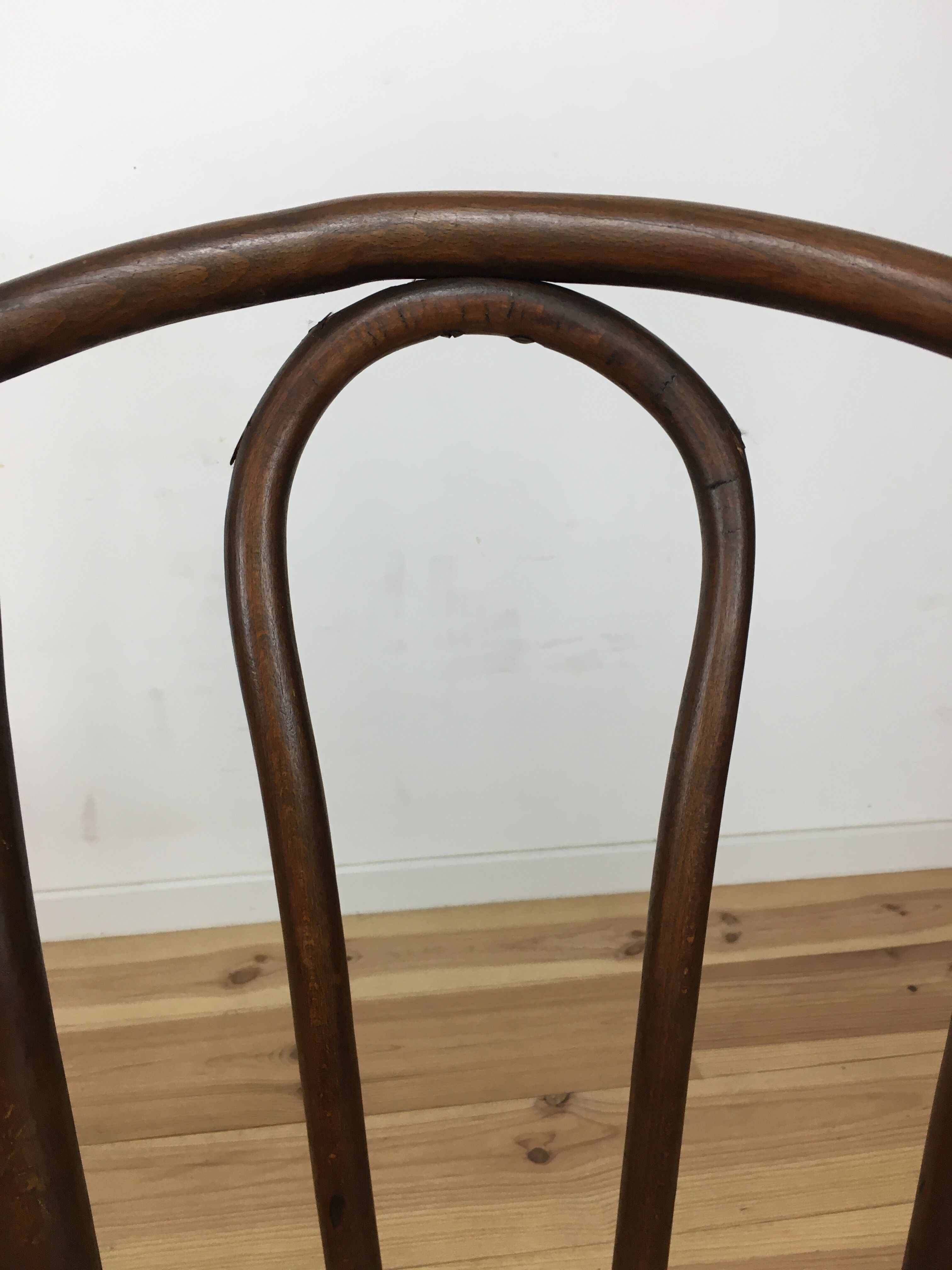 2 chairs in curved wooden and canning