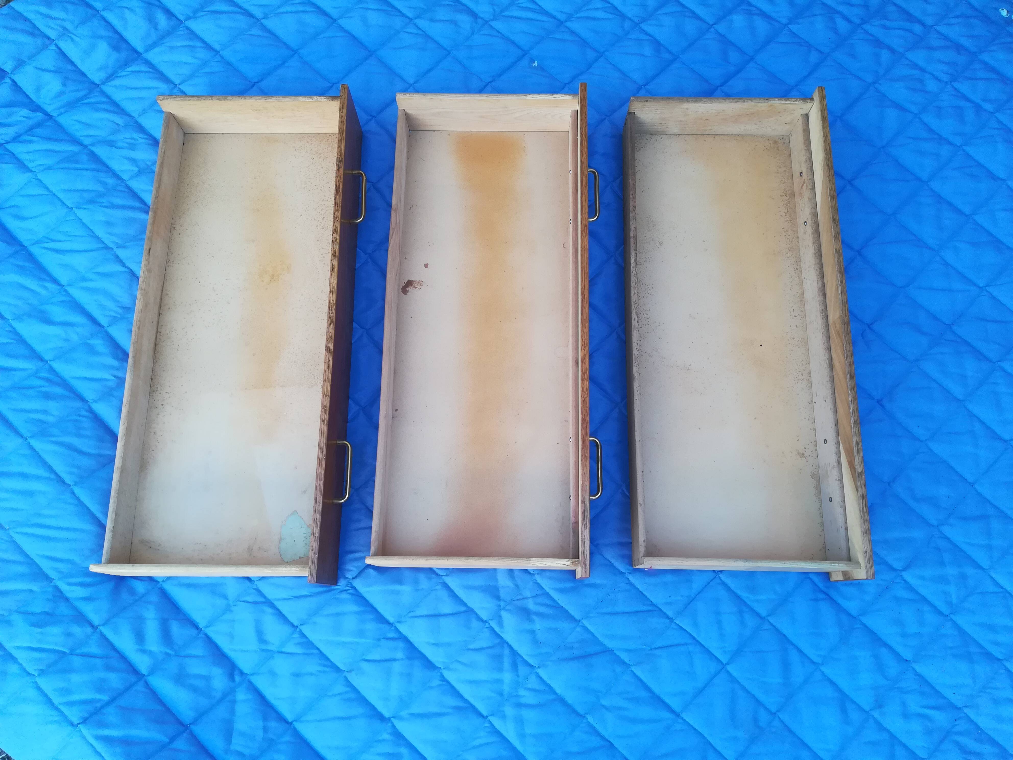 Compass feet chest of drawers