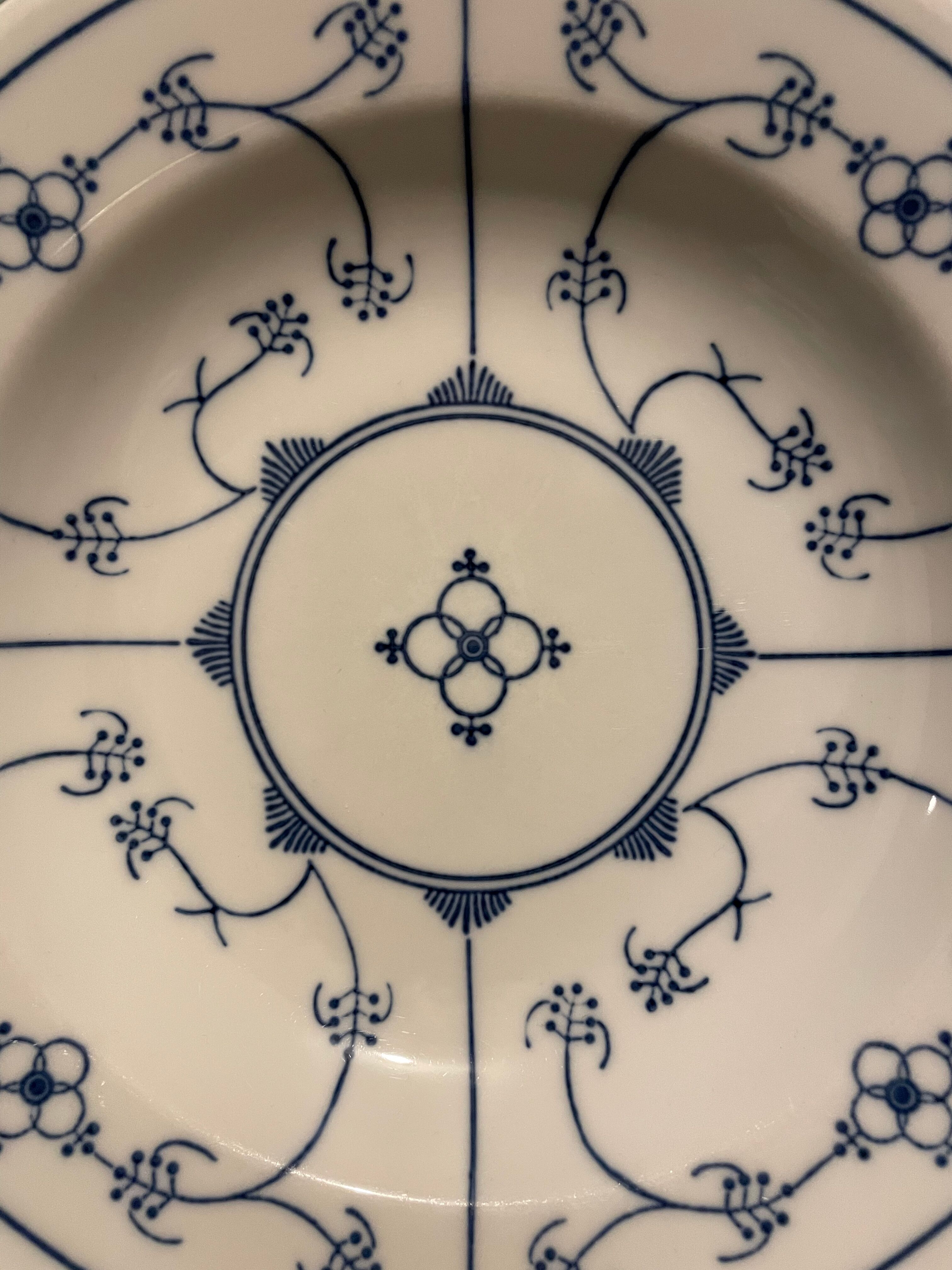 Set of 4 hollow Jäger plates in Blau Saks porcelain
