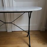 Table bistrot ovale dessus marbre