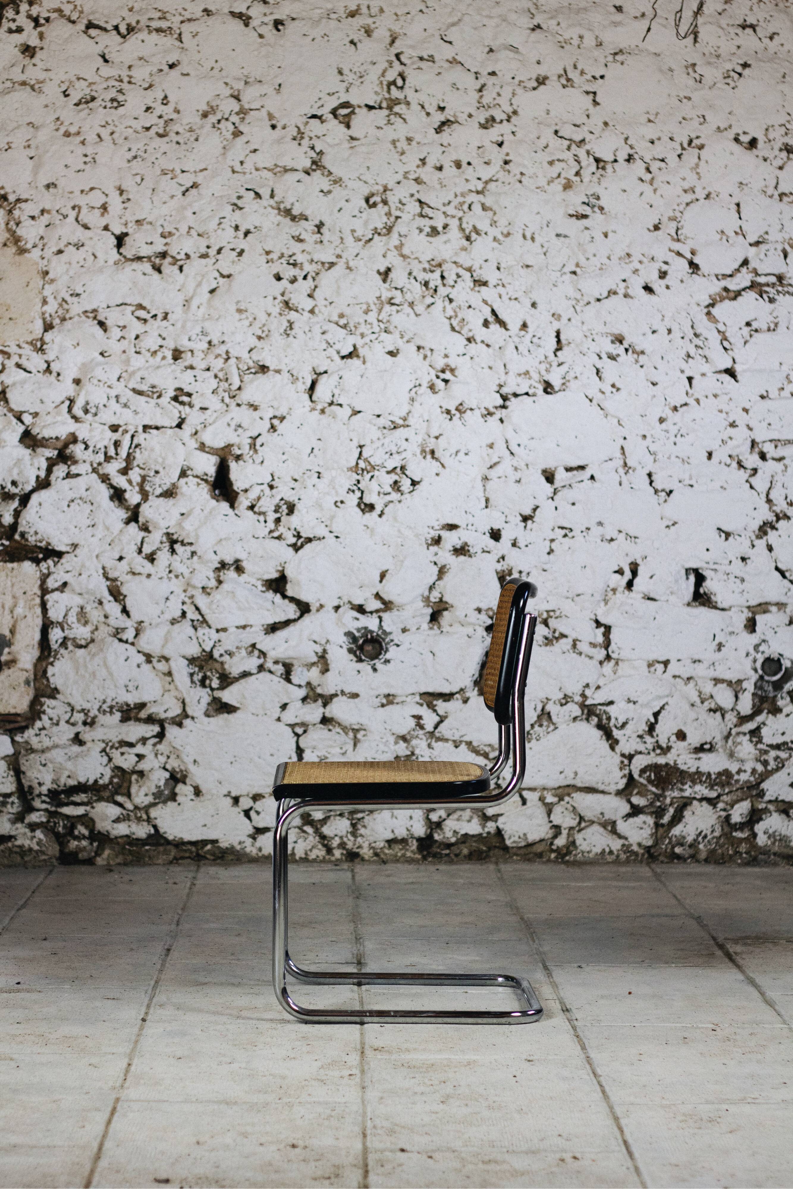 Black b32 chair by Marcel Breuer