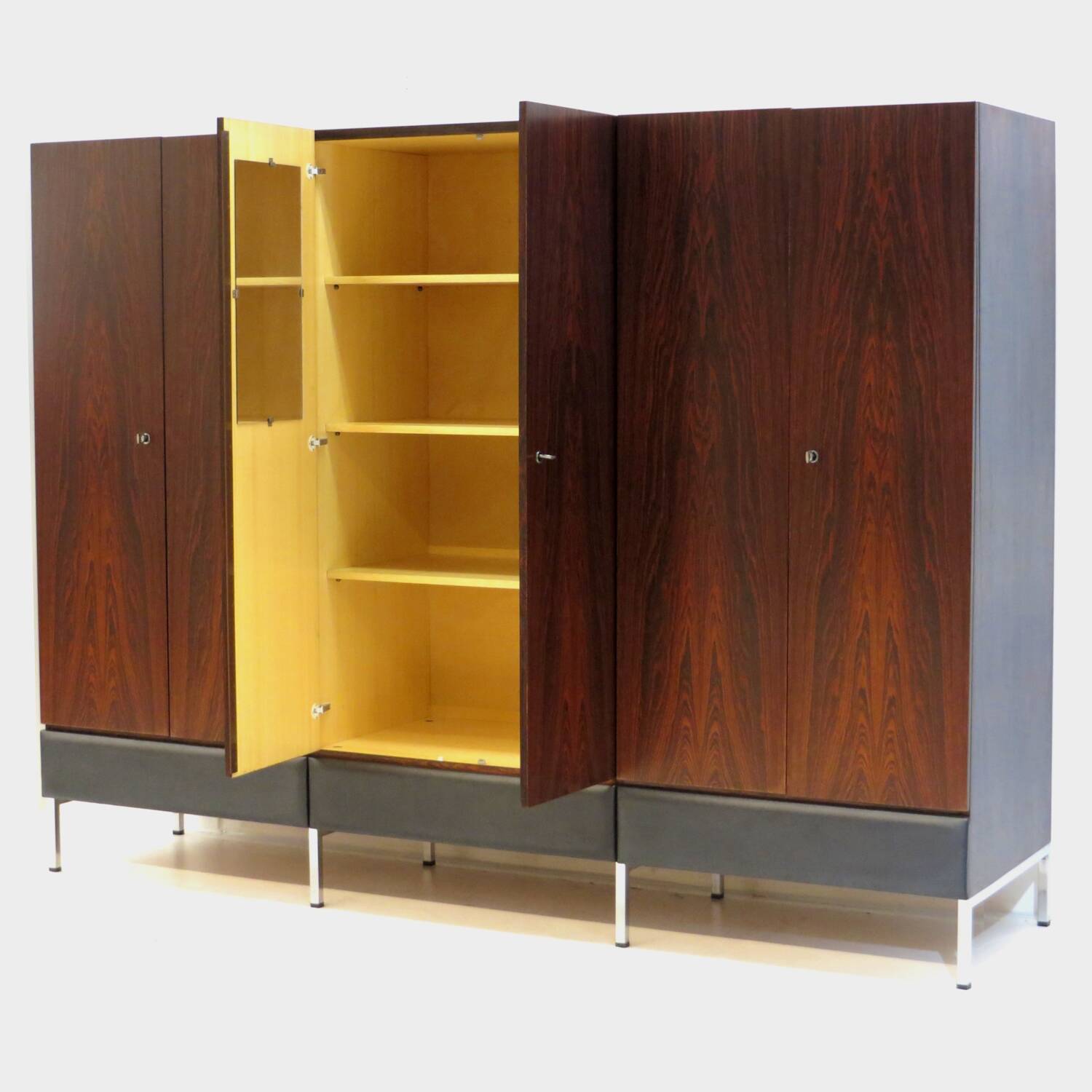 Grande armoire vintage moderne du milieu du siècle à 6 portes en palissandre et frêne, années 1960