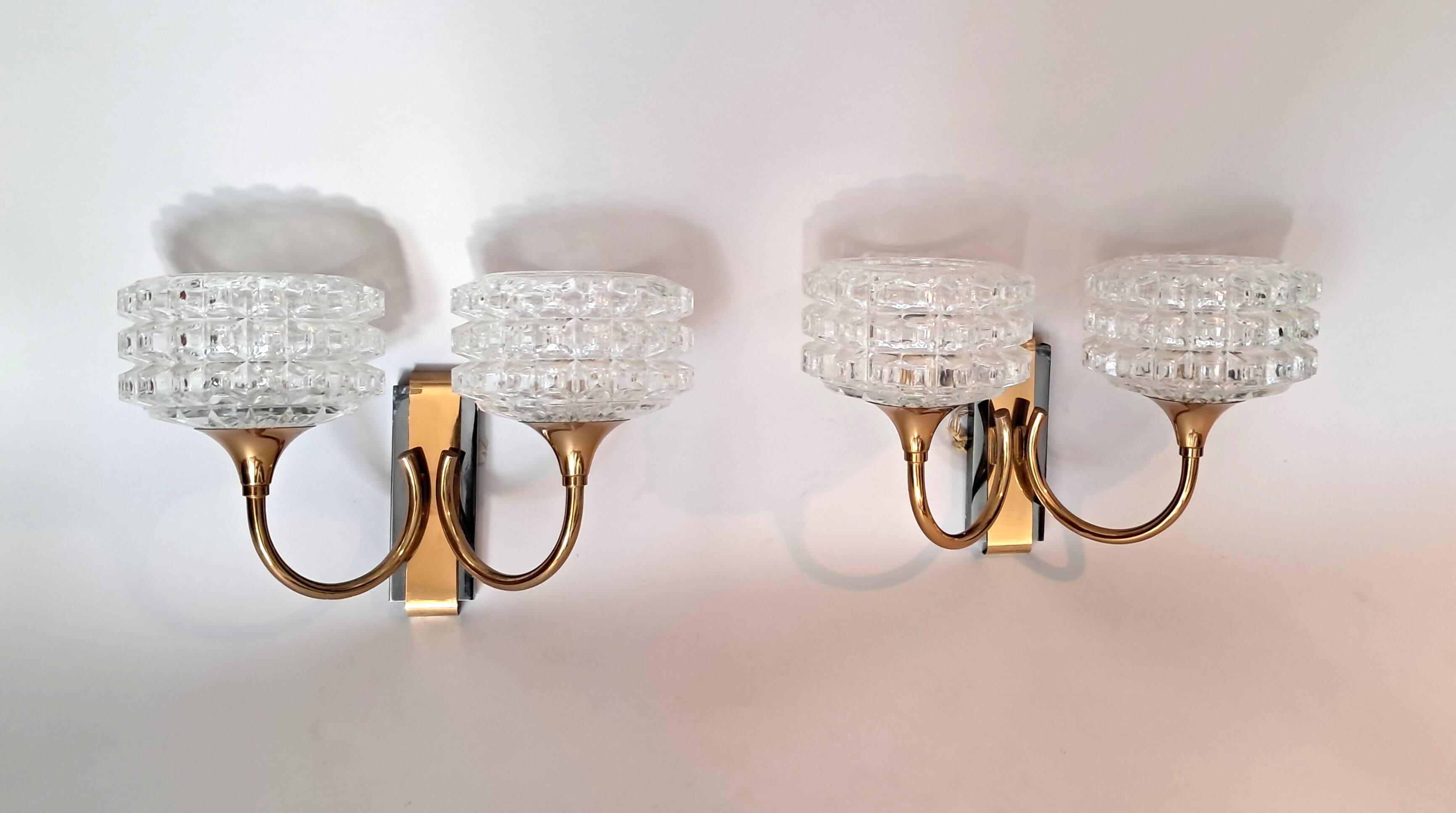 Pair of two-light wall sconces in gilded brass and blue from the 1950s.