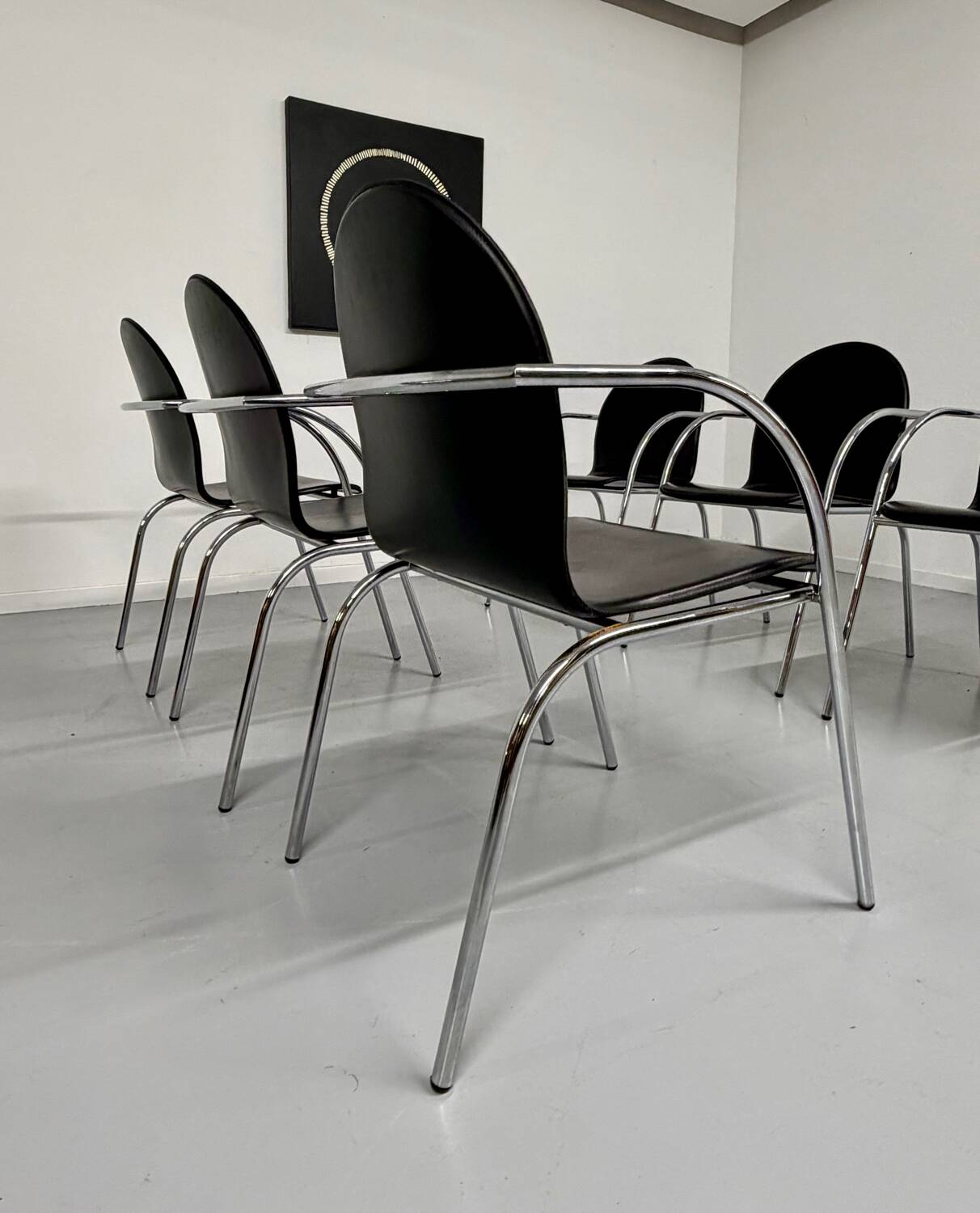 Lot 6 chaises en cuir noir et pied tubulaire design italien année 70