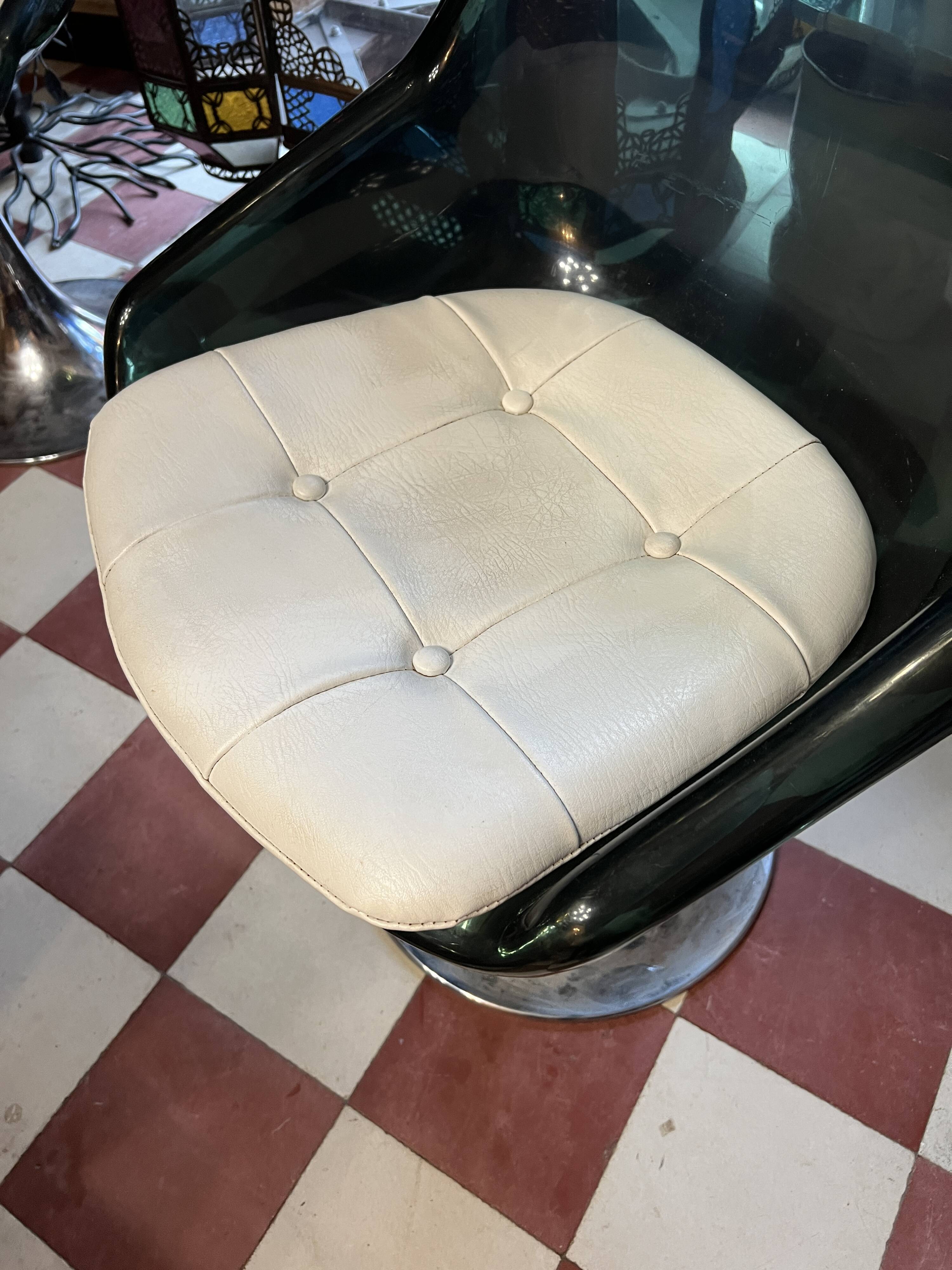 Paire de chaises pieds tulipe